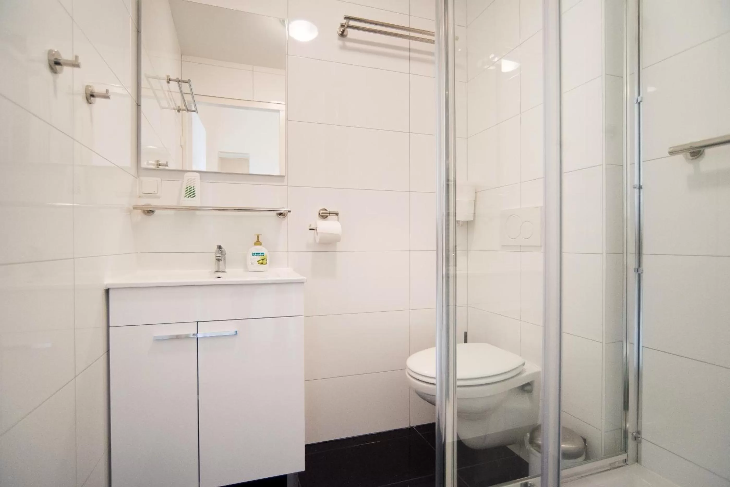 Bathroom in Midtown Hotel Twin Studio