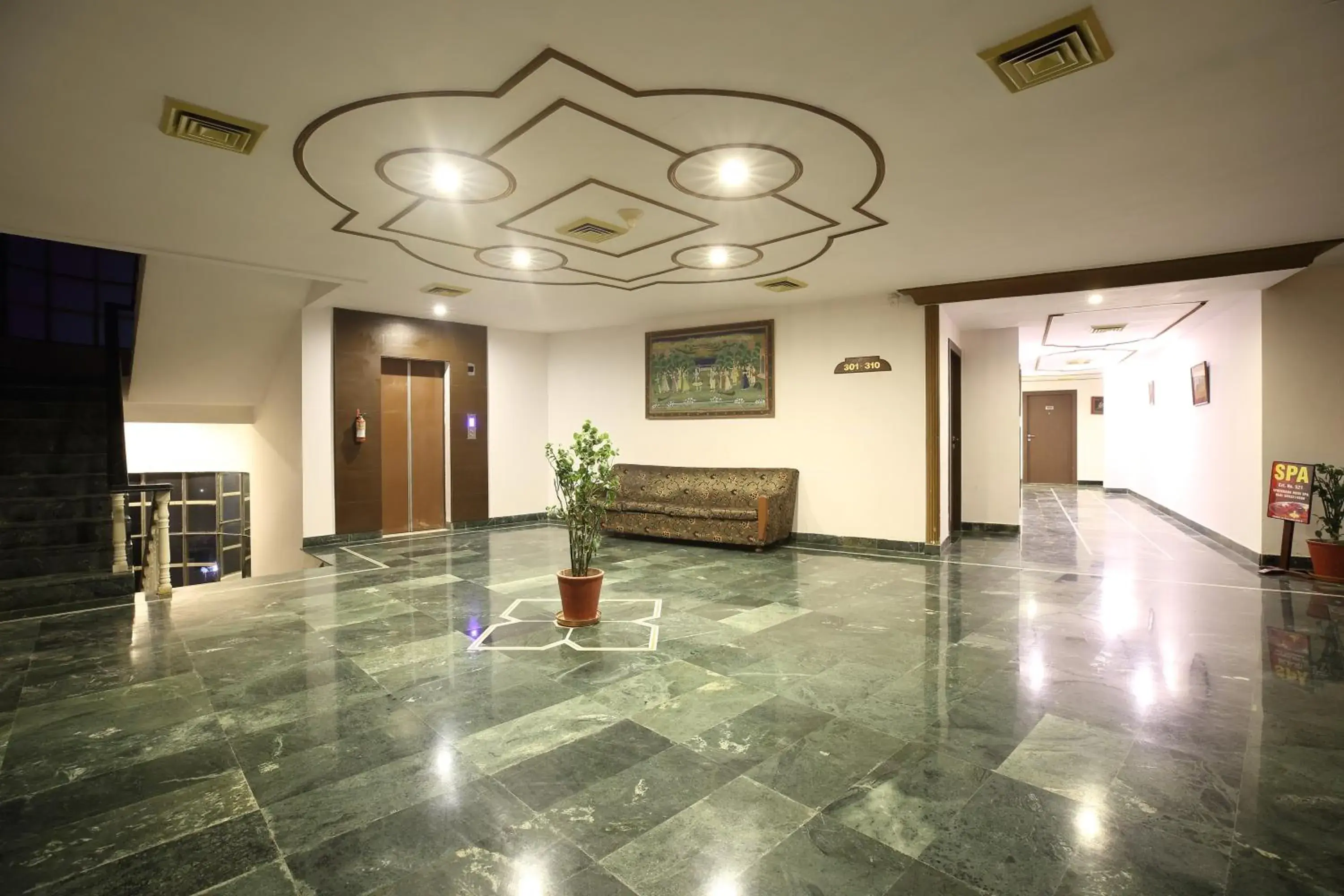 Lobby/Reception in Hotel Vishnupriya