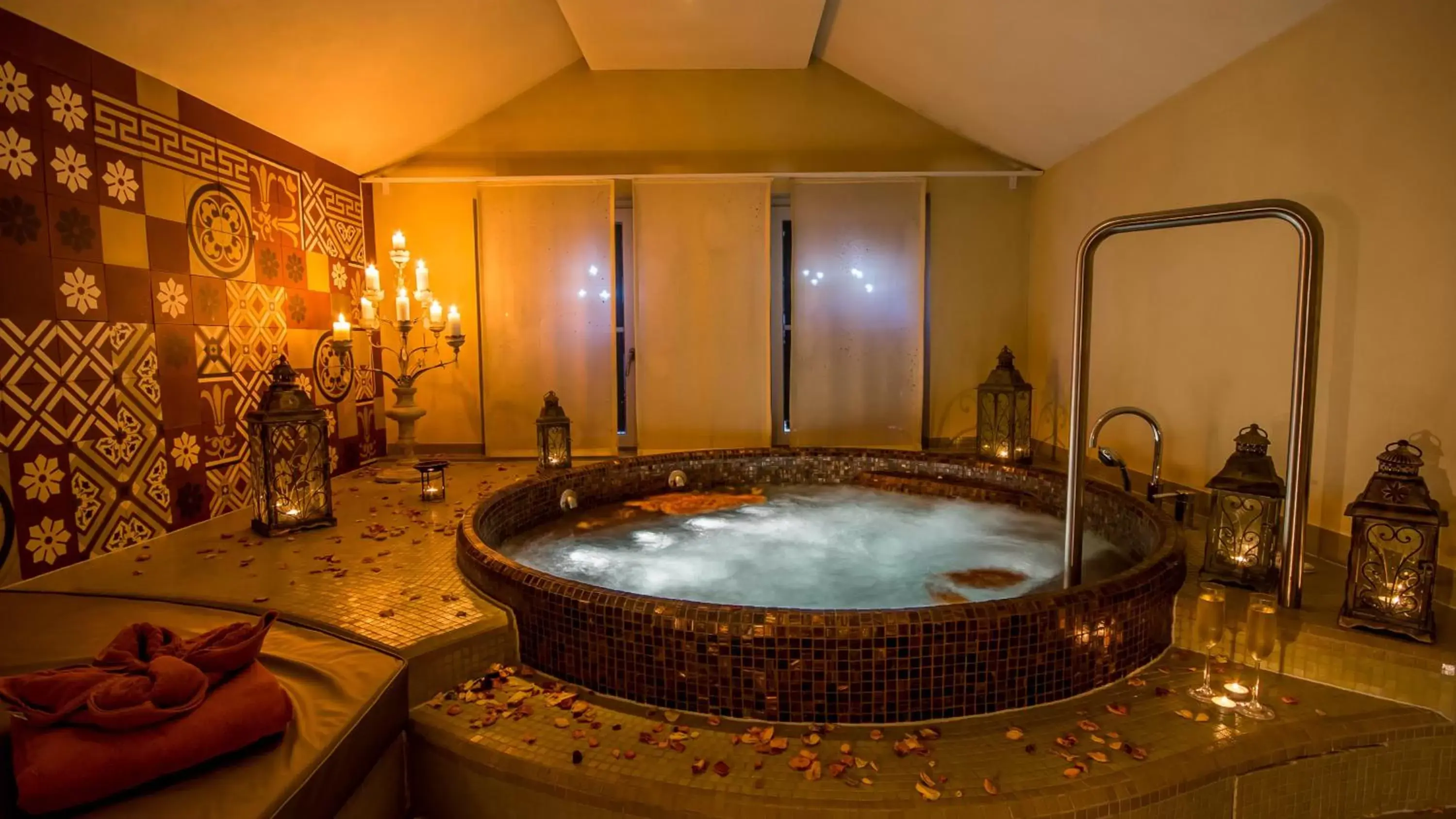 Hot Tub in Romantik Hotel Schweizerhof