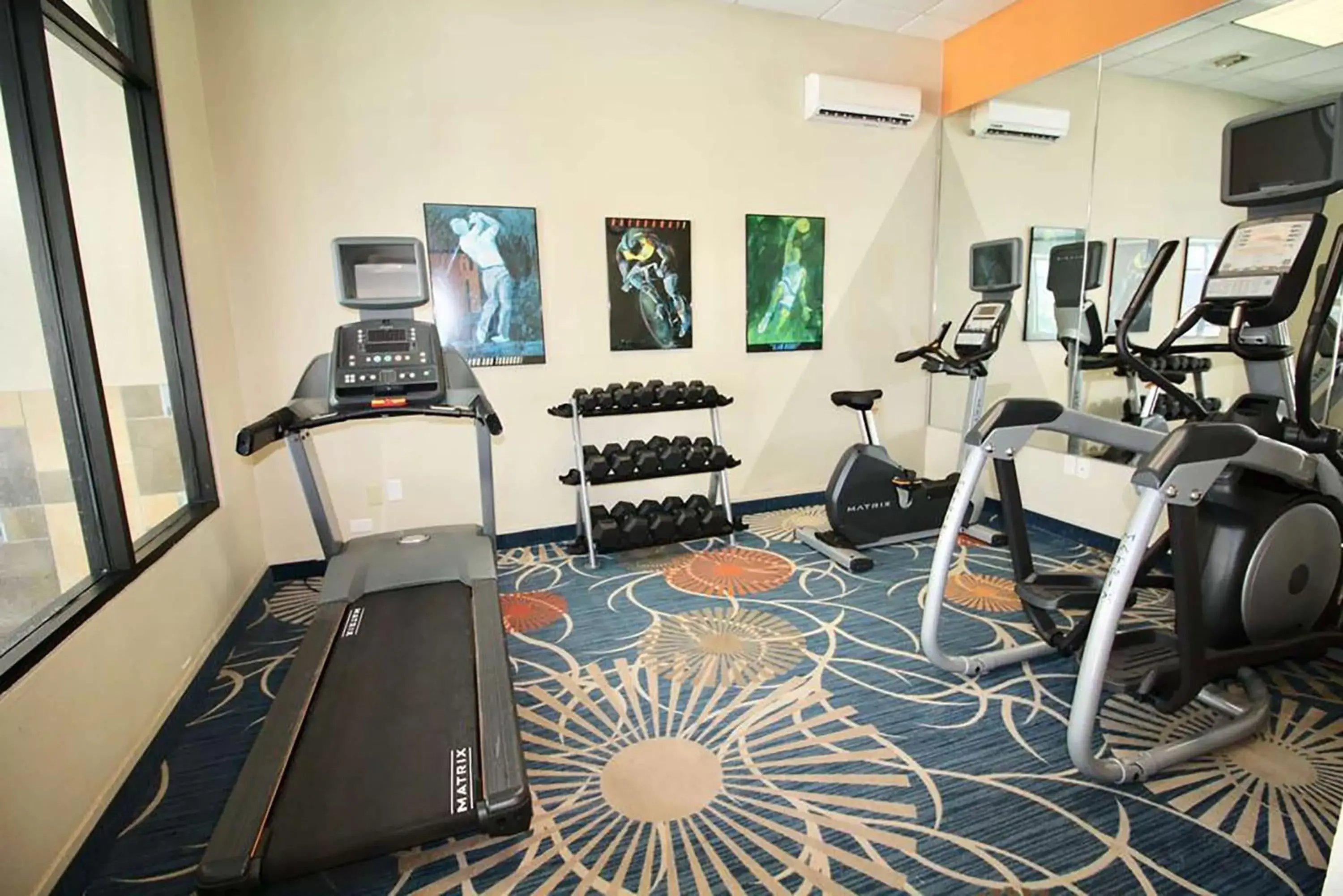 Fitness centre/facilities, Fitness Center/Facilities in Days Inn & Suites by Wyndham La Crosse-Onalaska