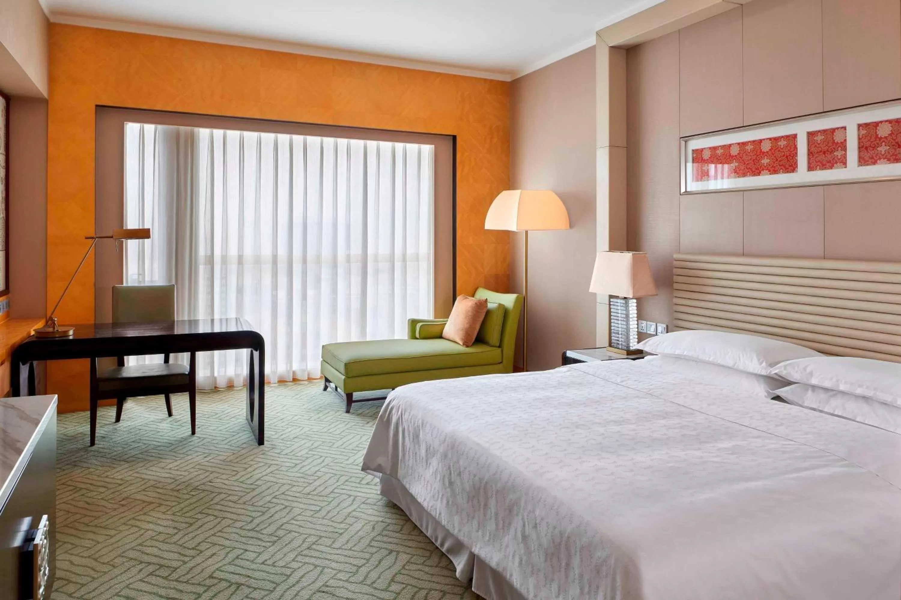 Photo of the whole room, Bed in Sheraton Hohhot Hotel