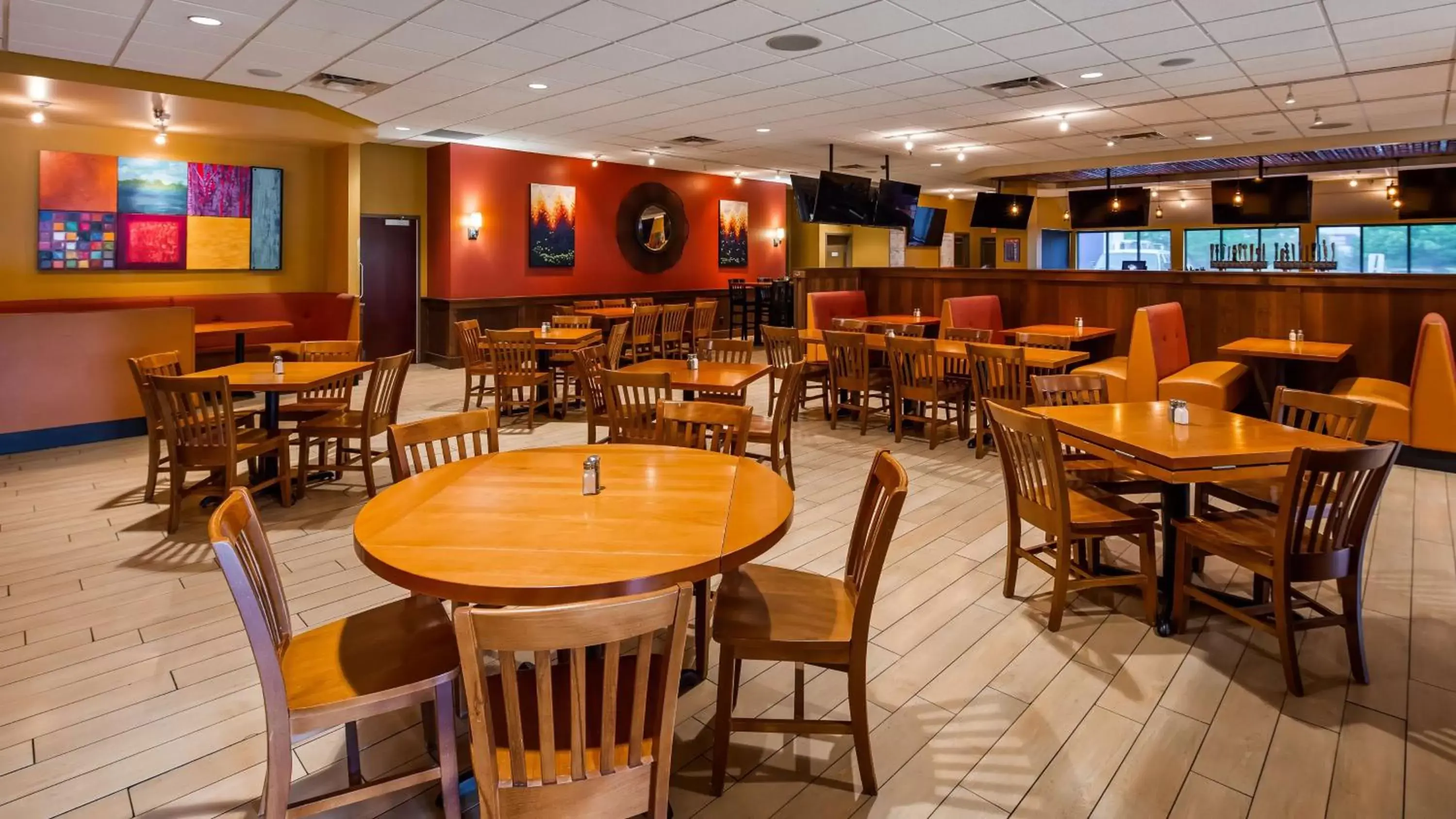 Restaurant/Places to Eat in Best Western Plus St. Paul North/Shoreview