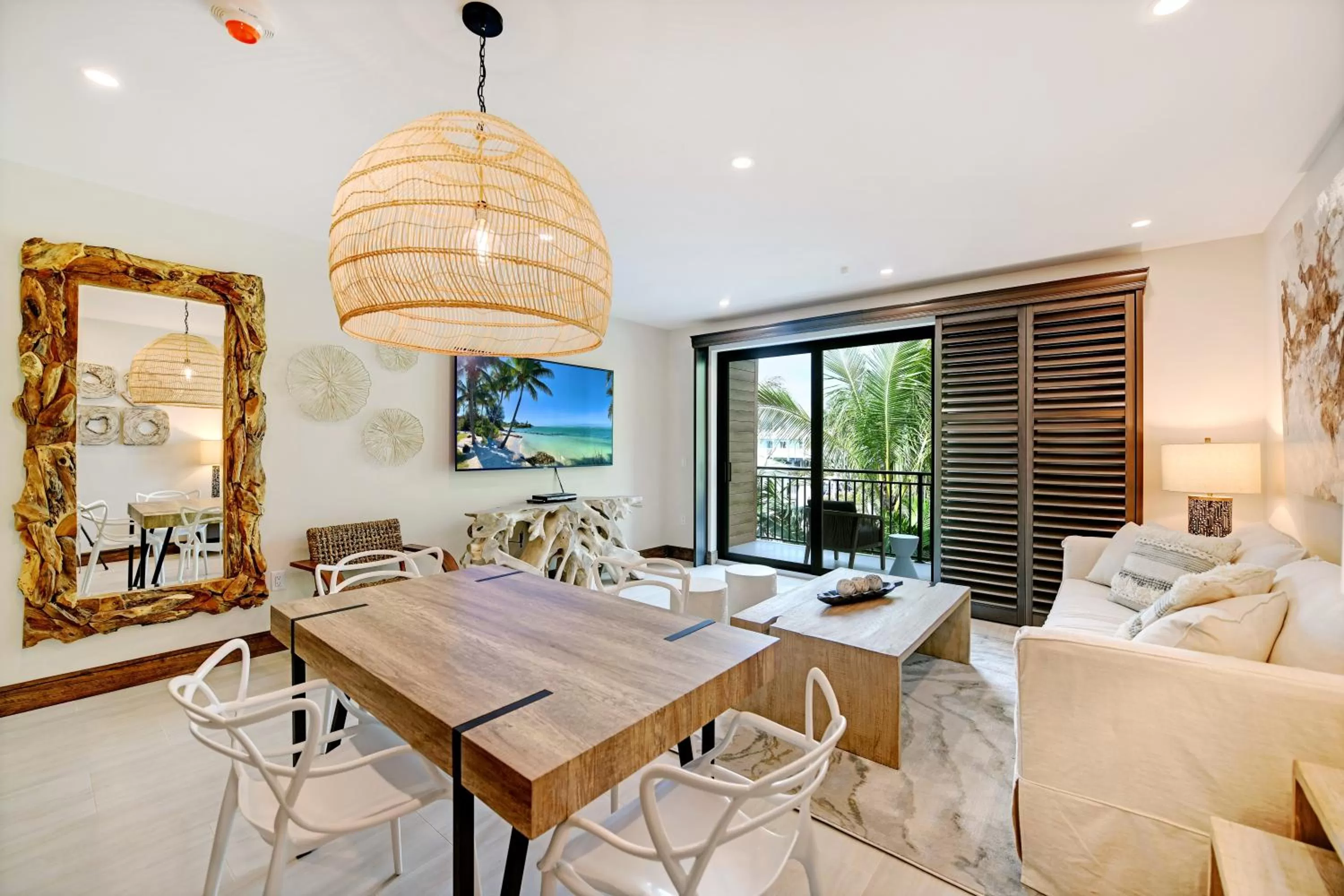 Dining area in Bali Hai Beachfront Resort and Spa