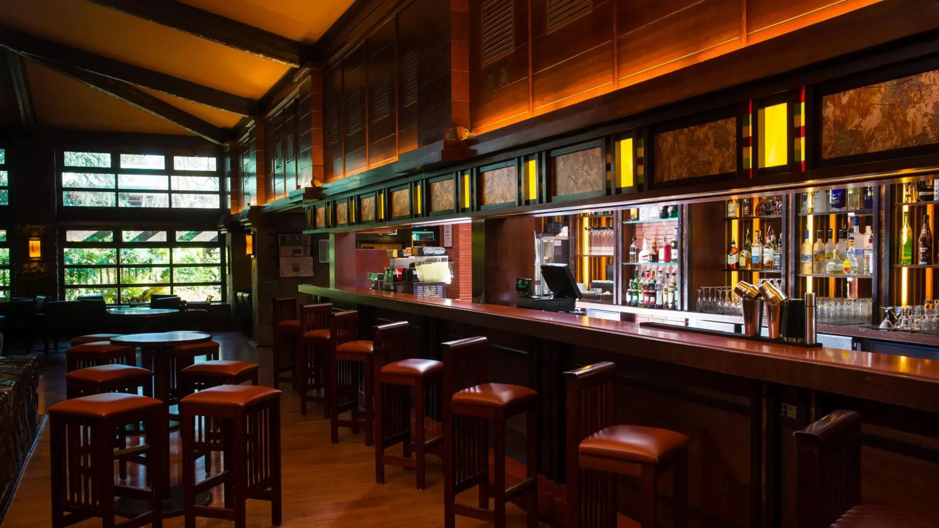 Lounge or bar, Lounge/Bar in Disney Sequoia Lodge
