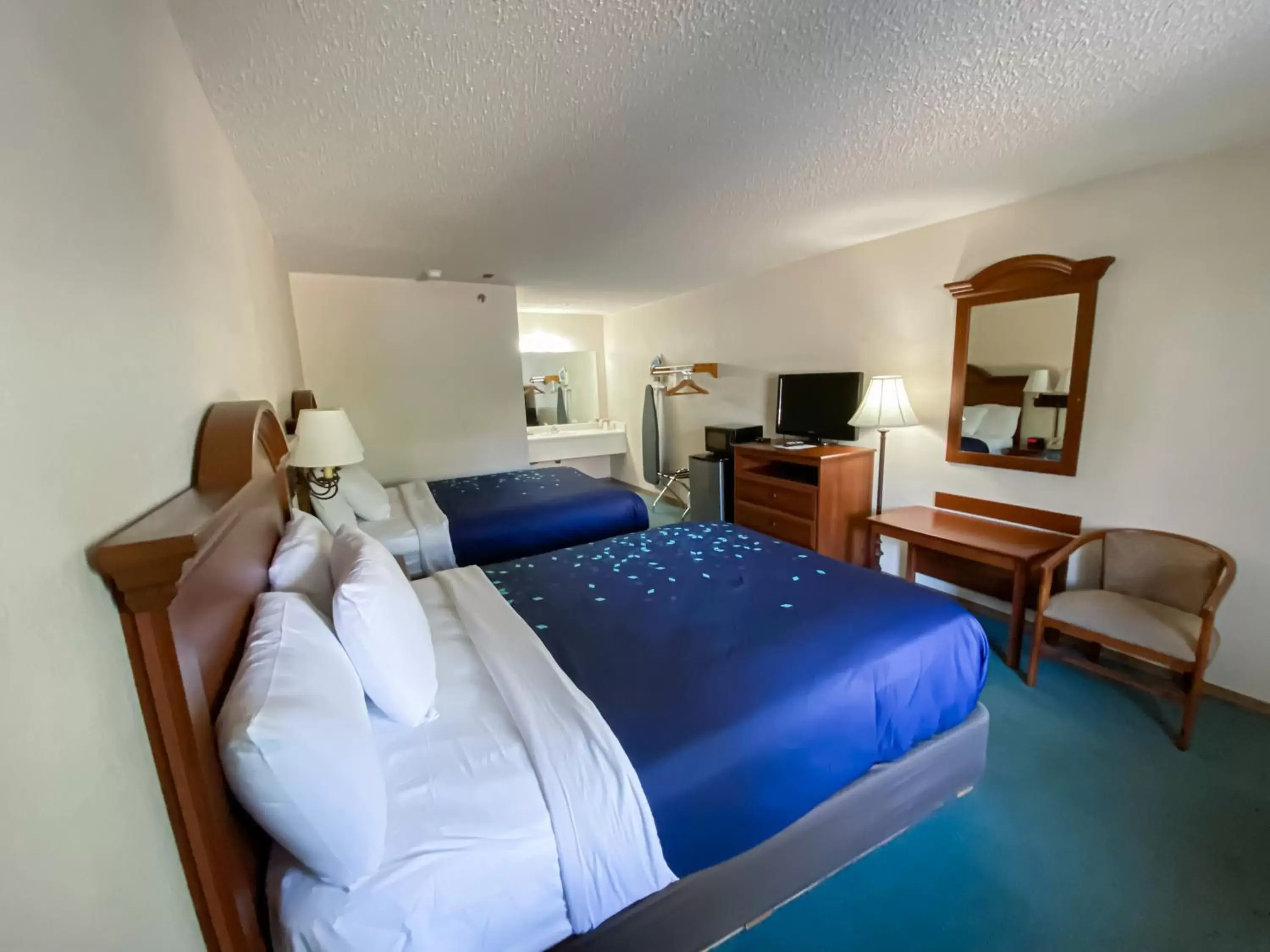 Bedroom, Bed in Green Gables Inn