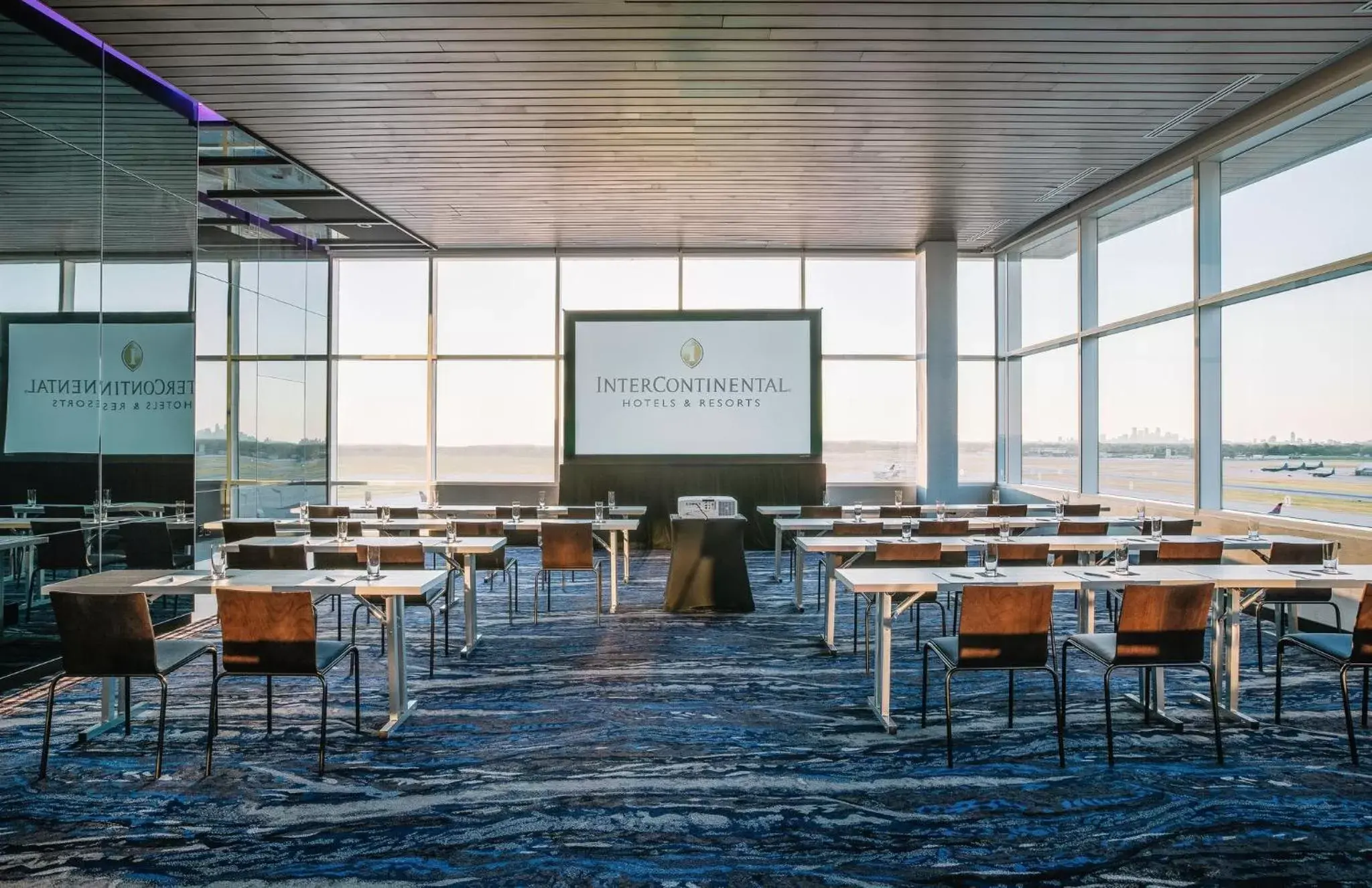 Meeting/conference room in InterContinental Minneapolis - St. Paul Airport, an IHG Hotel