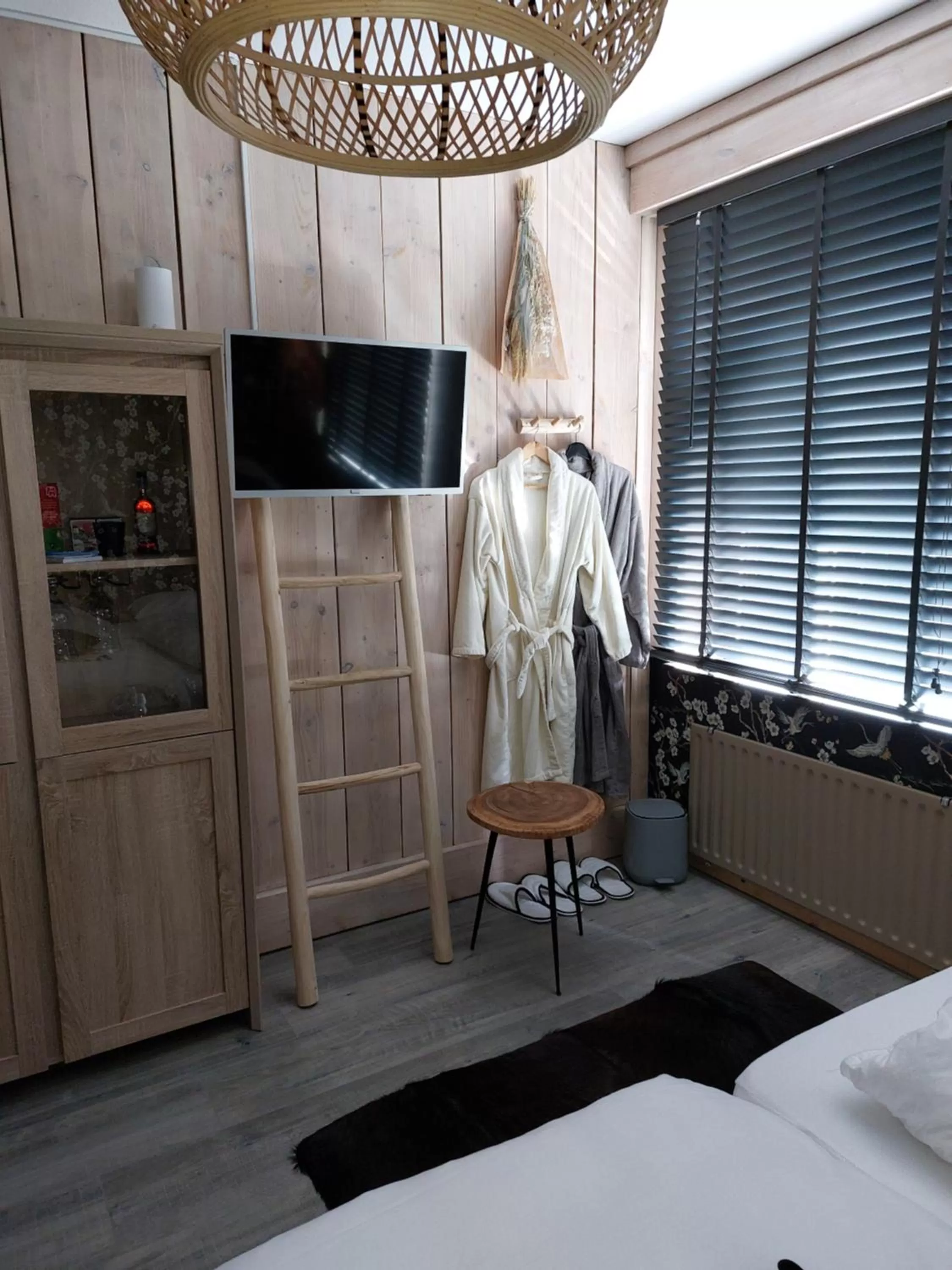 TV/Entertainment Center in Sweetlake