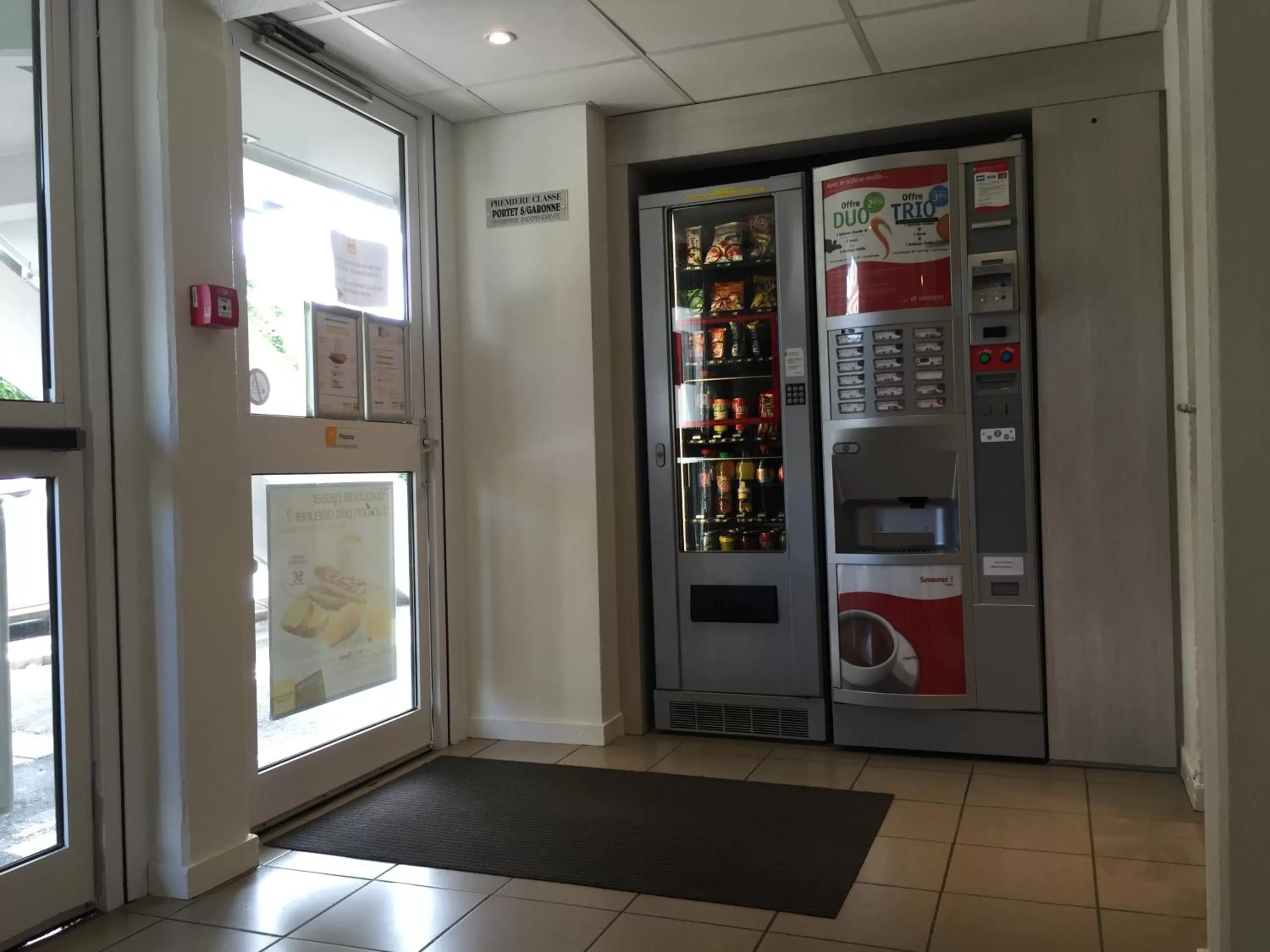 Lobby or reception in Premiere Classe Toulouse Sud - Portet