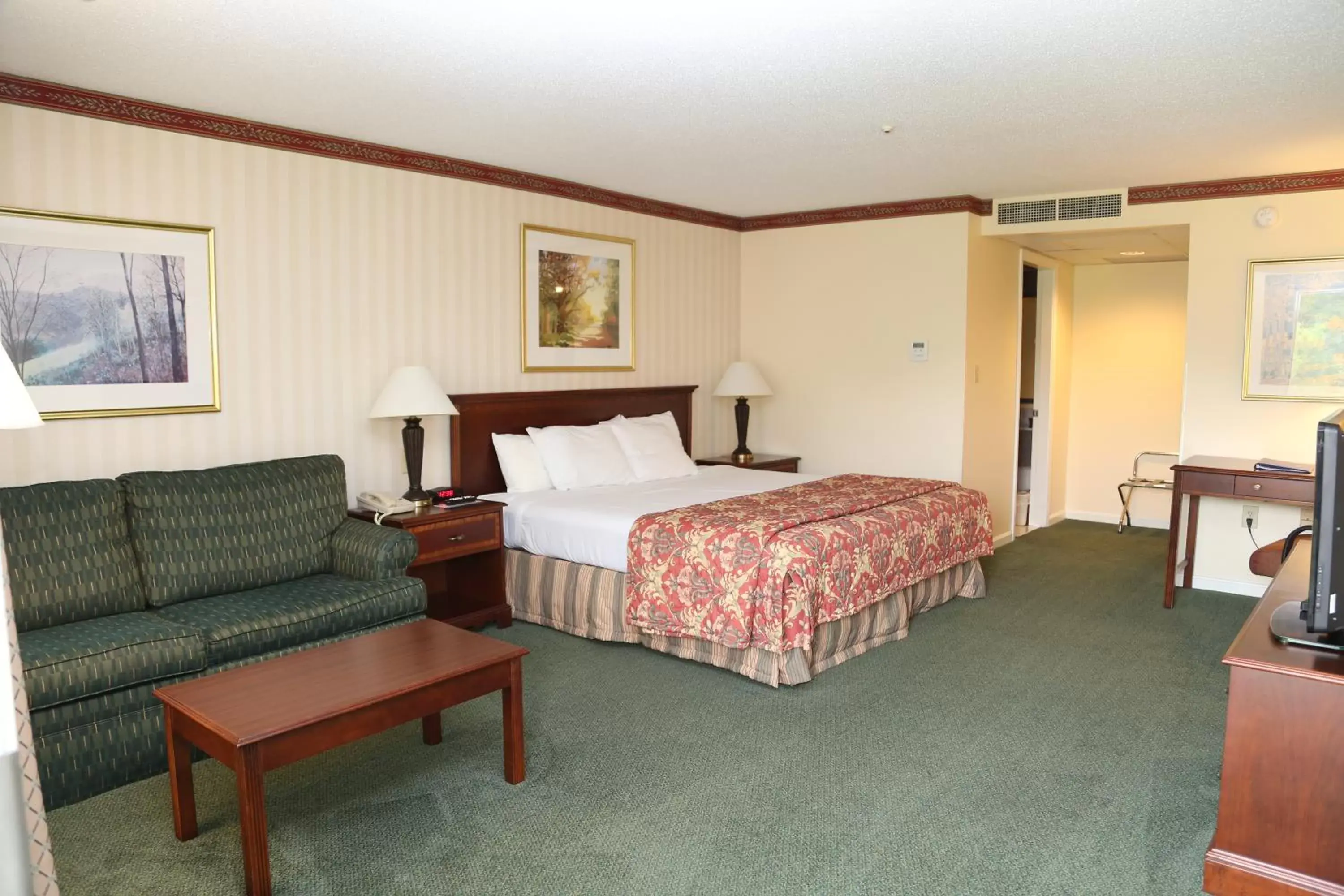 Bedroom, Bed in Fairbanks Inn