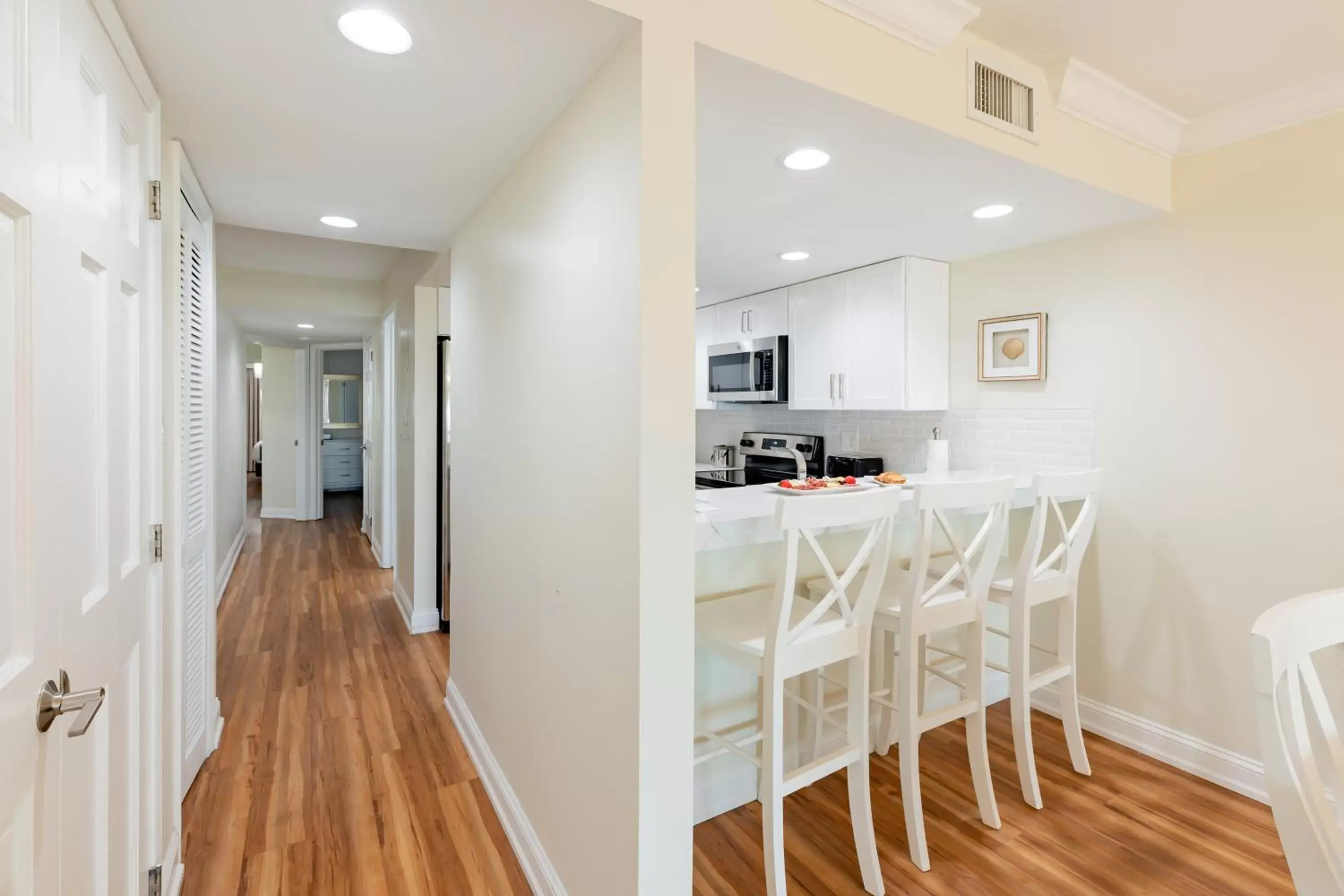 Kitchen or kitchenette, Kitchen/Kitchenette in La Mer Beachfront Resort