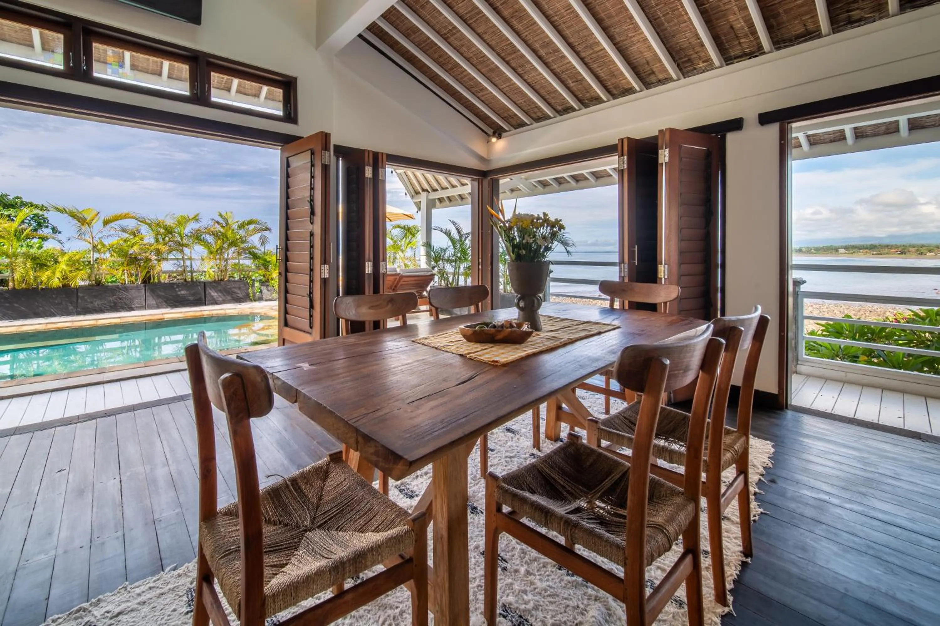 Dining area in Bombora Medewi