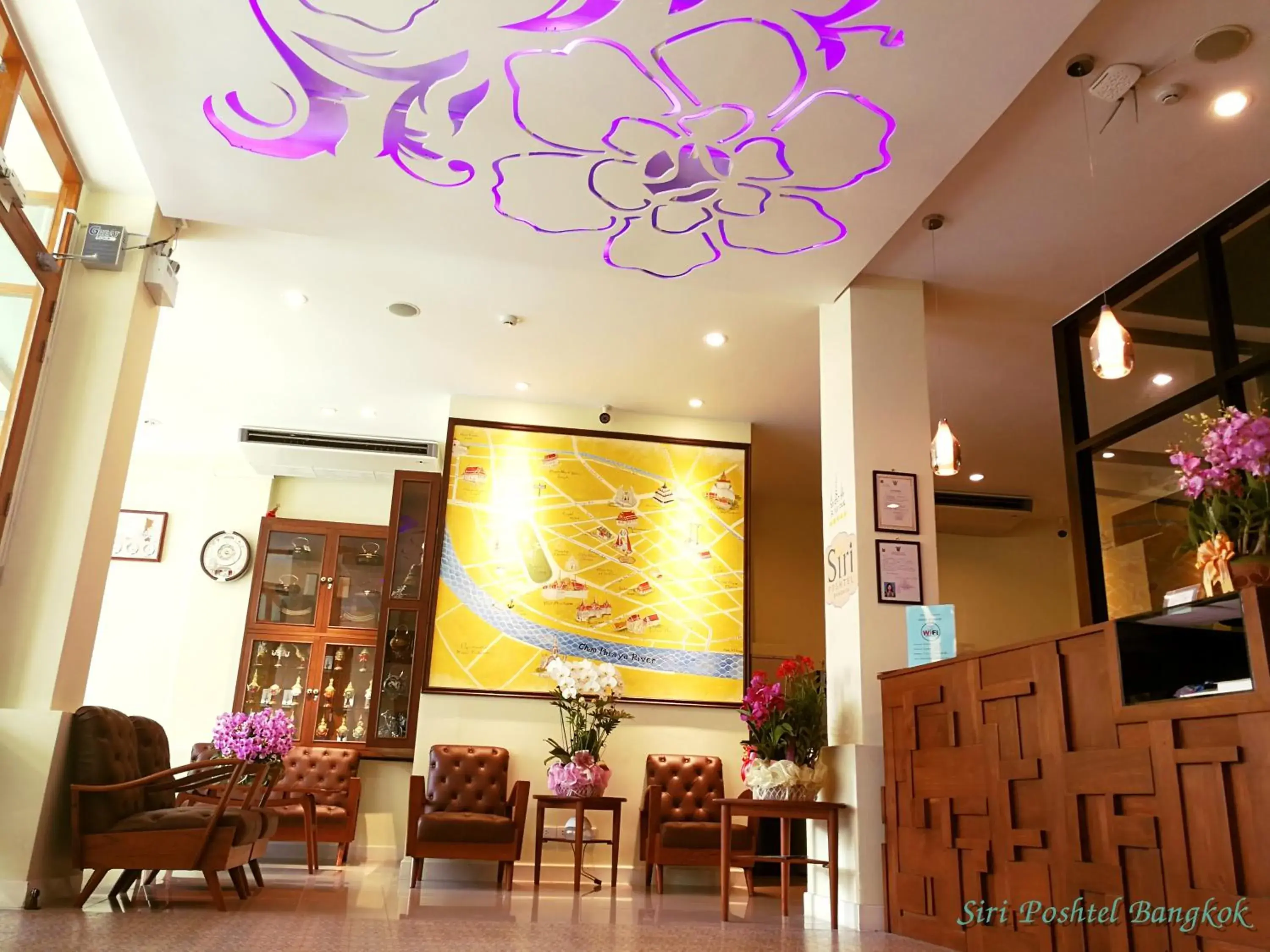 Lobby or reception, Restaurant/Places to Eat in Siri Poshtel Bangkok (SHA Extra Plus)