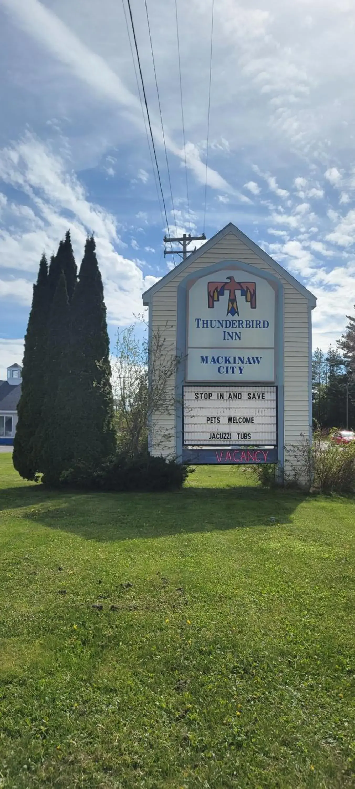 Property logo or sign, Property Building in Thunderbird Inn of Mackinaw City