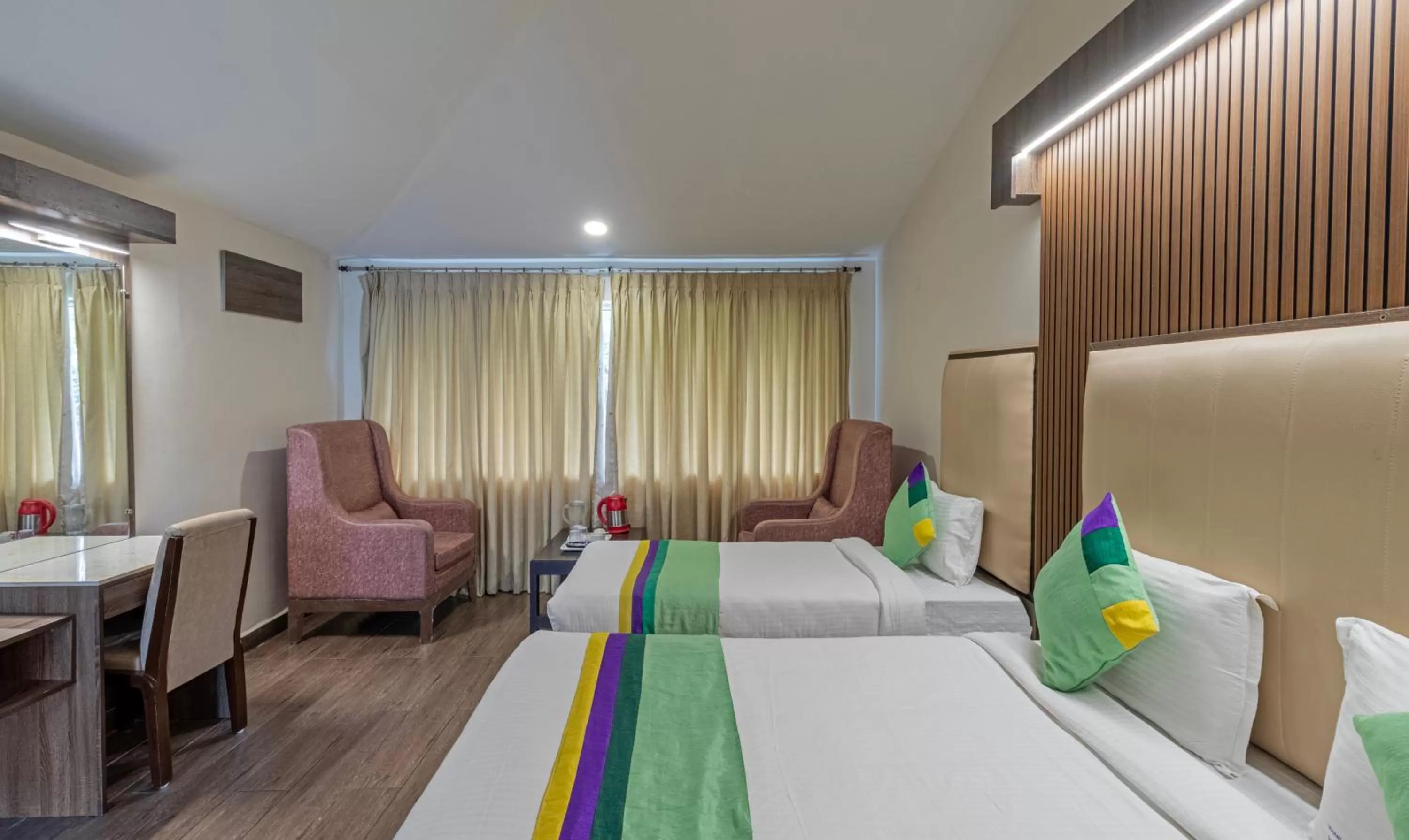 Bedroom, Bed in Treebo Kodai Kings Park, 650 M From Kodai Lake