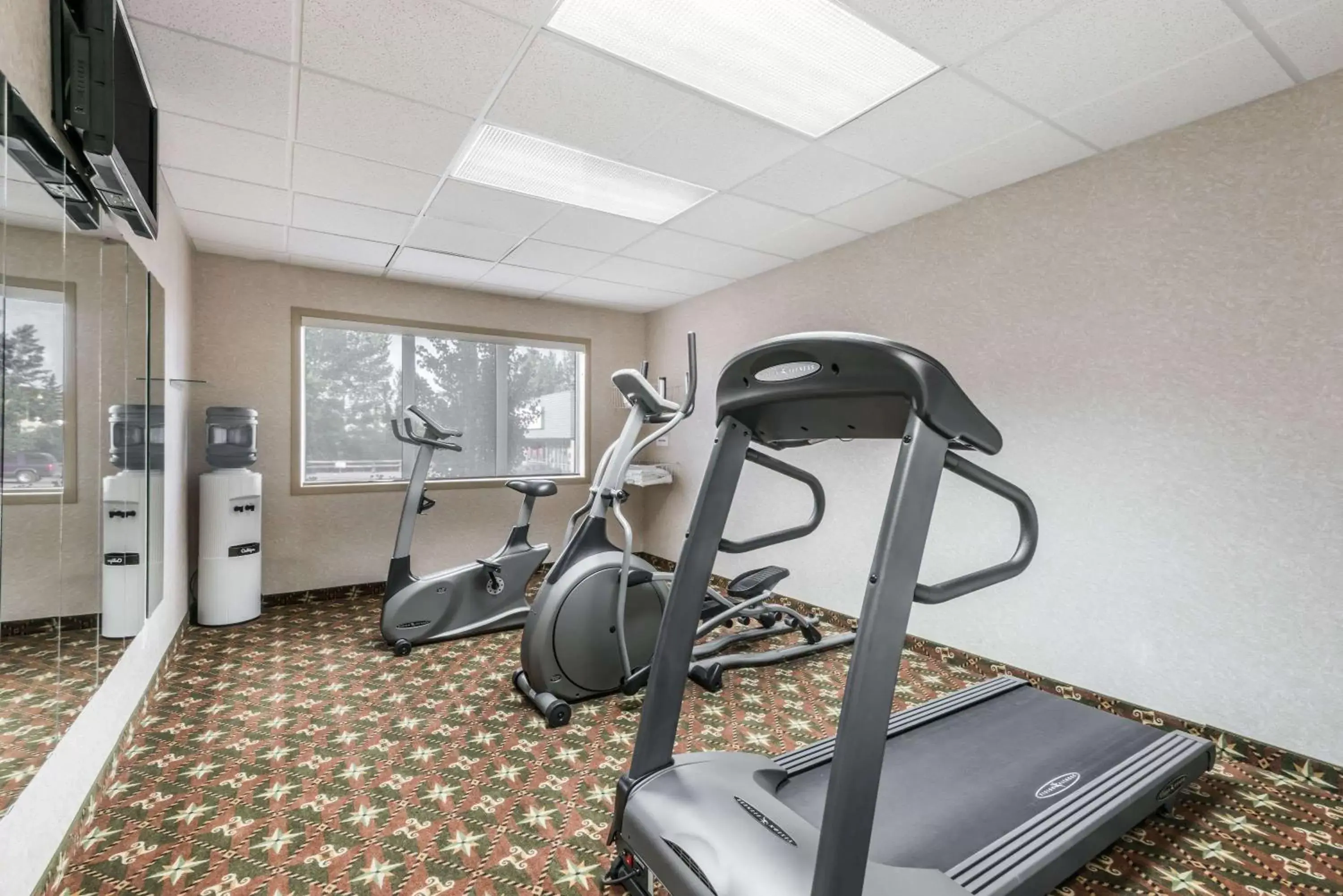 Fitness centre/facilities, Fitness Center/Facilities in Super 8 by Wyndham Red Deer City Centre