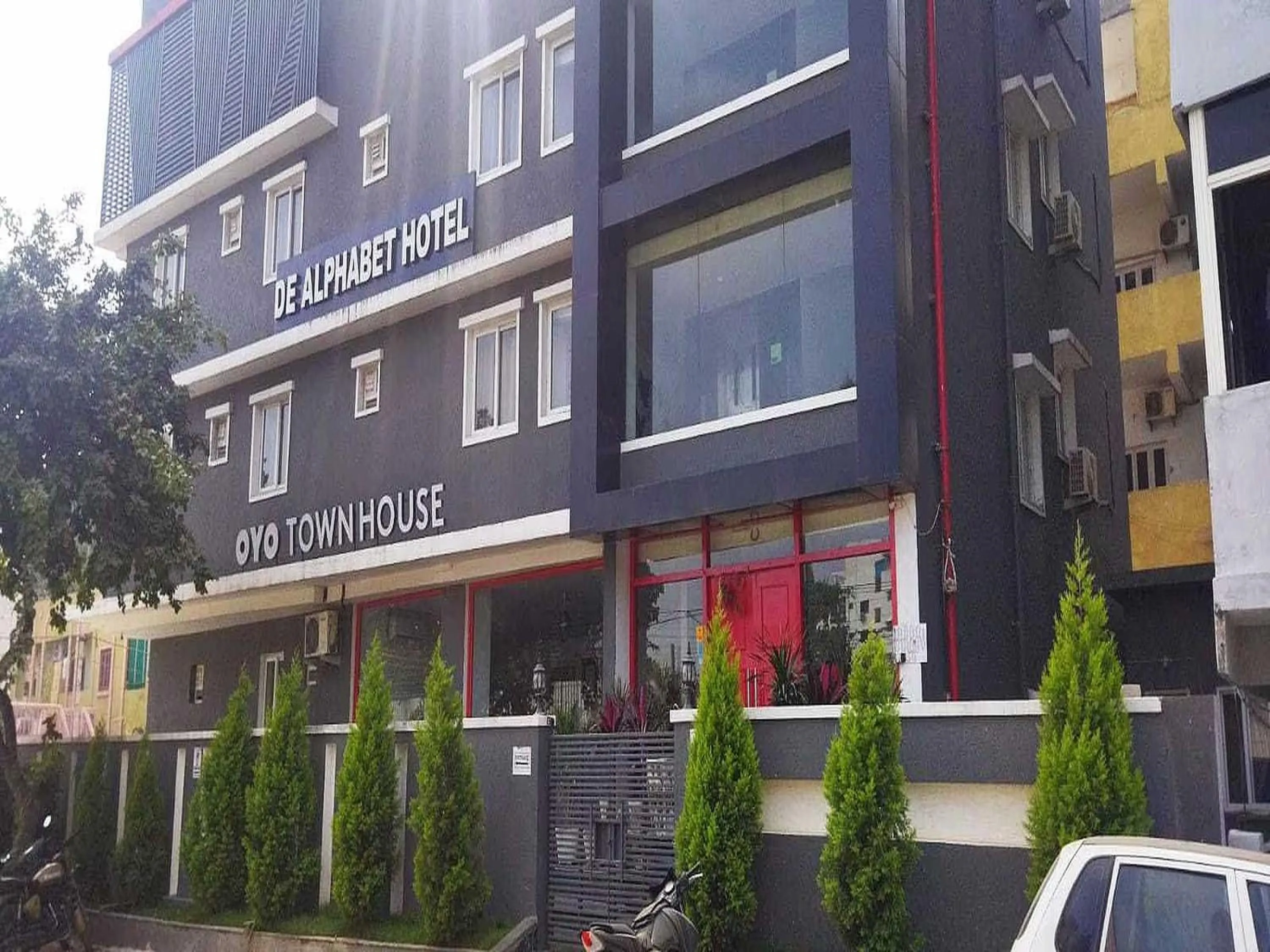 Facade/entrance in Townhouse De Alphabet