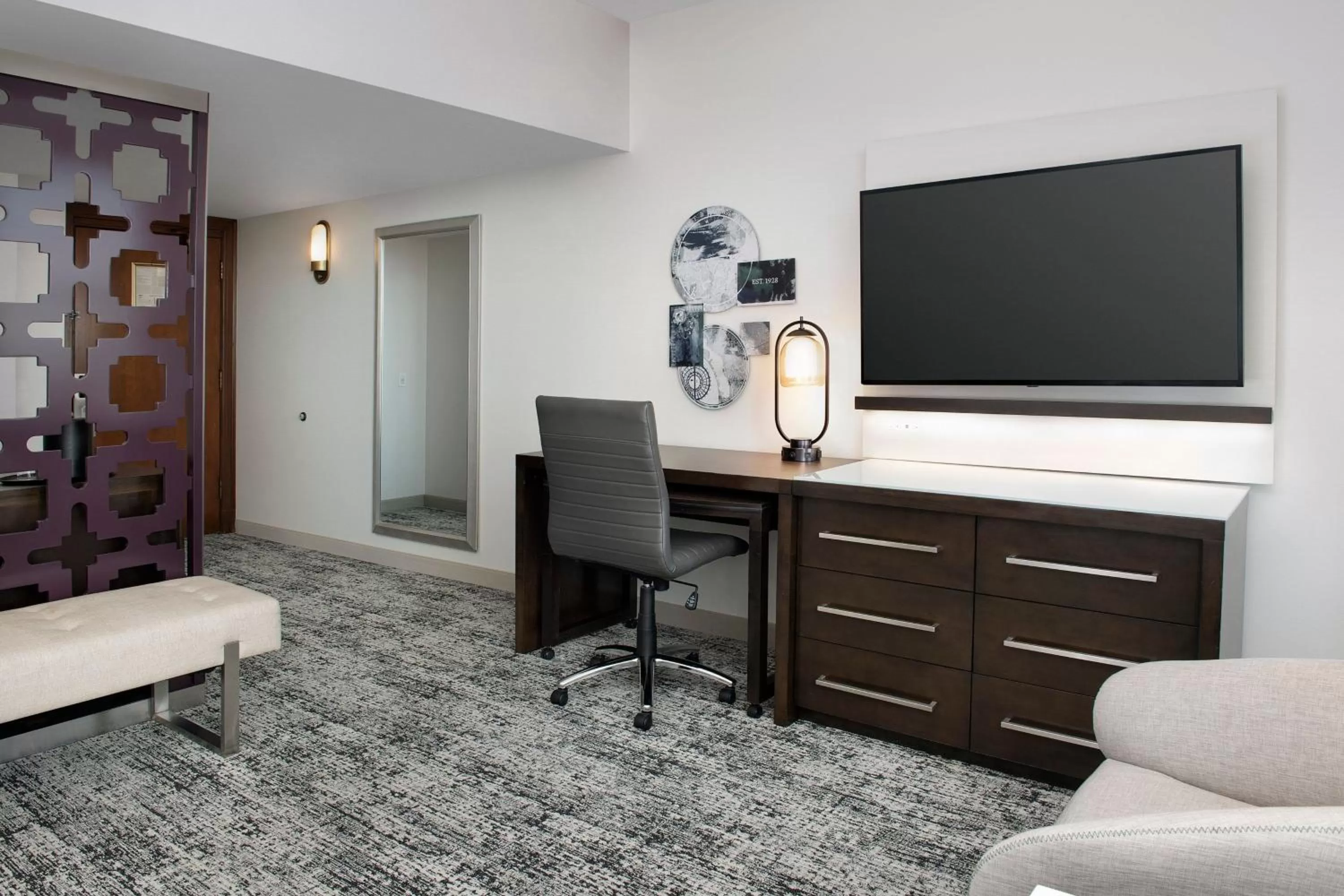 Photo of the whole room in Courtyard by Marriott San Diego Downtown