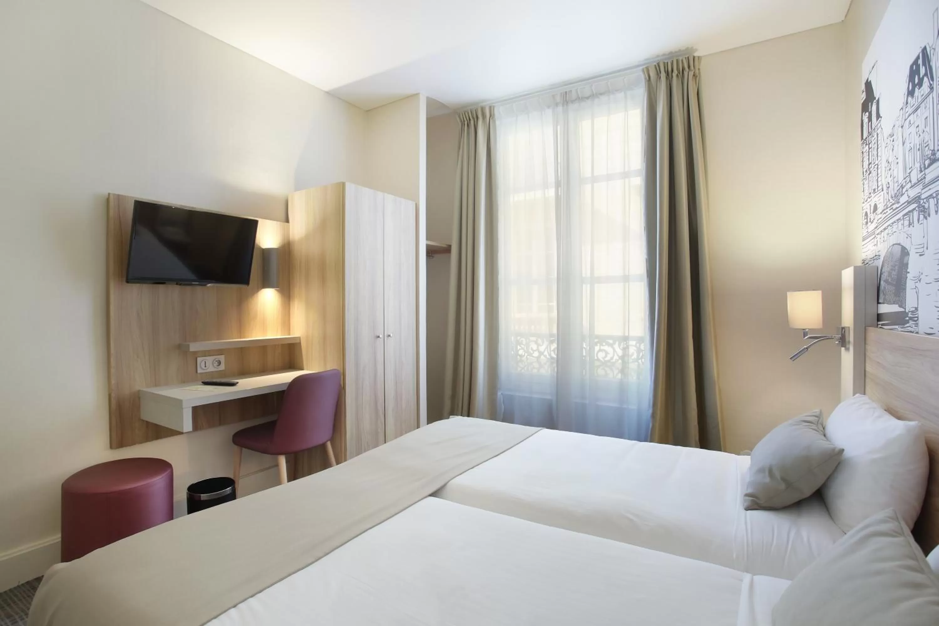 Bed in Hotel Lautrec Opera