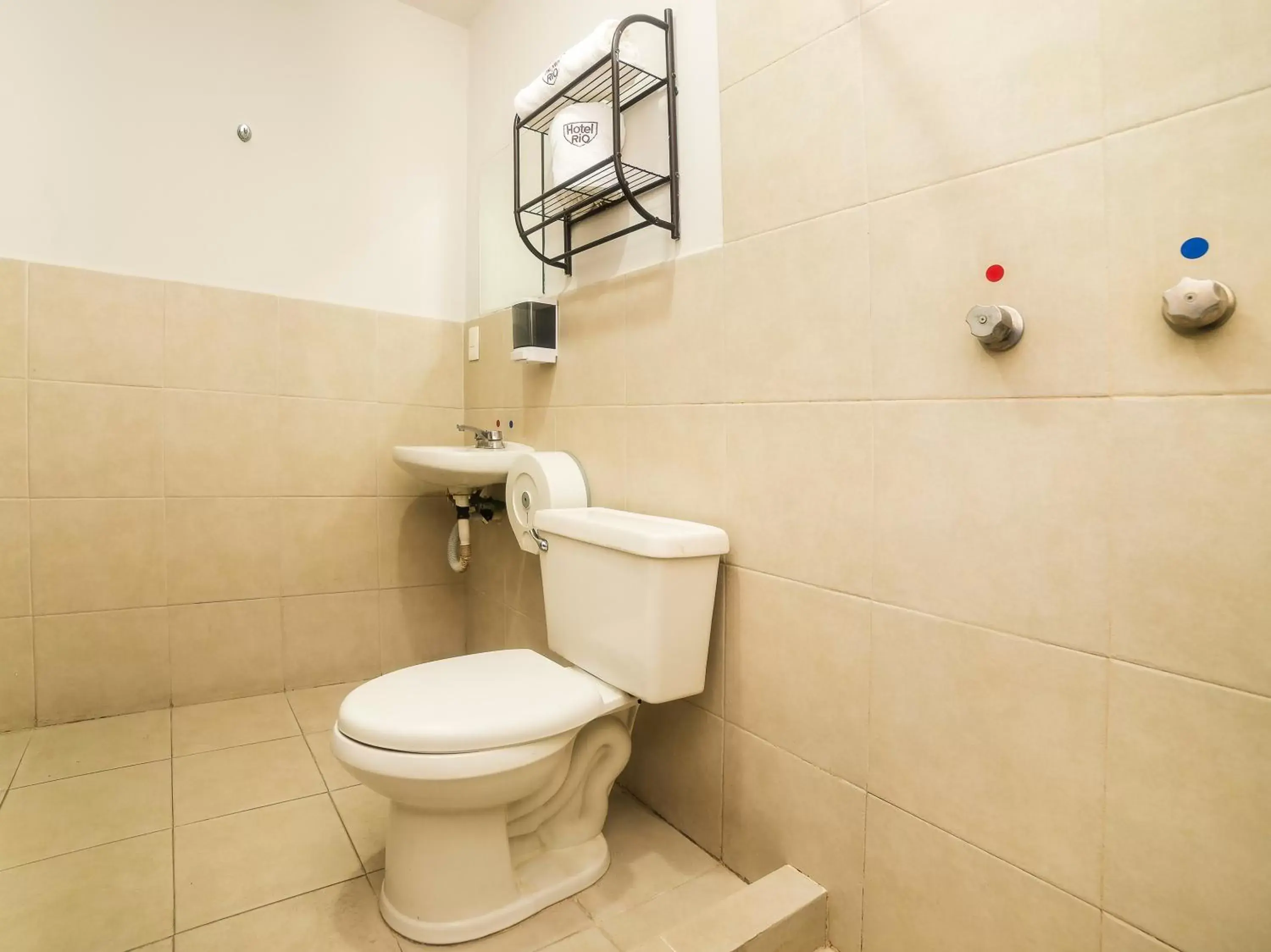 Bathroom in Hotel Río