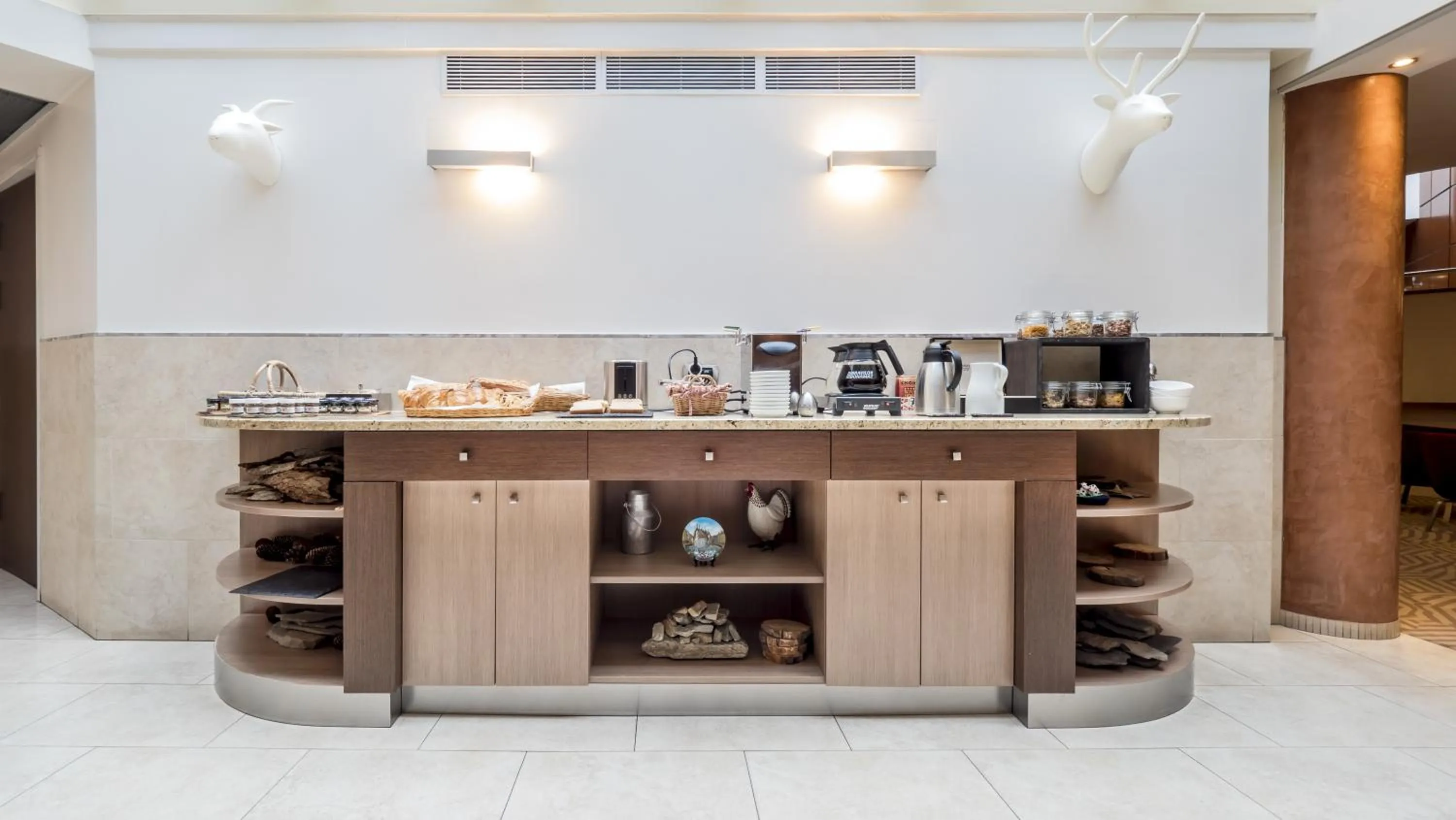 Restaurant/places to eat in Hôtel Le Pré Carré