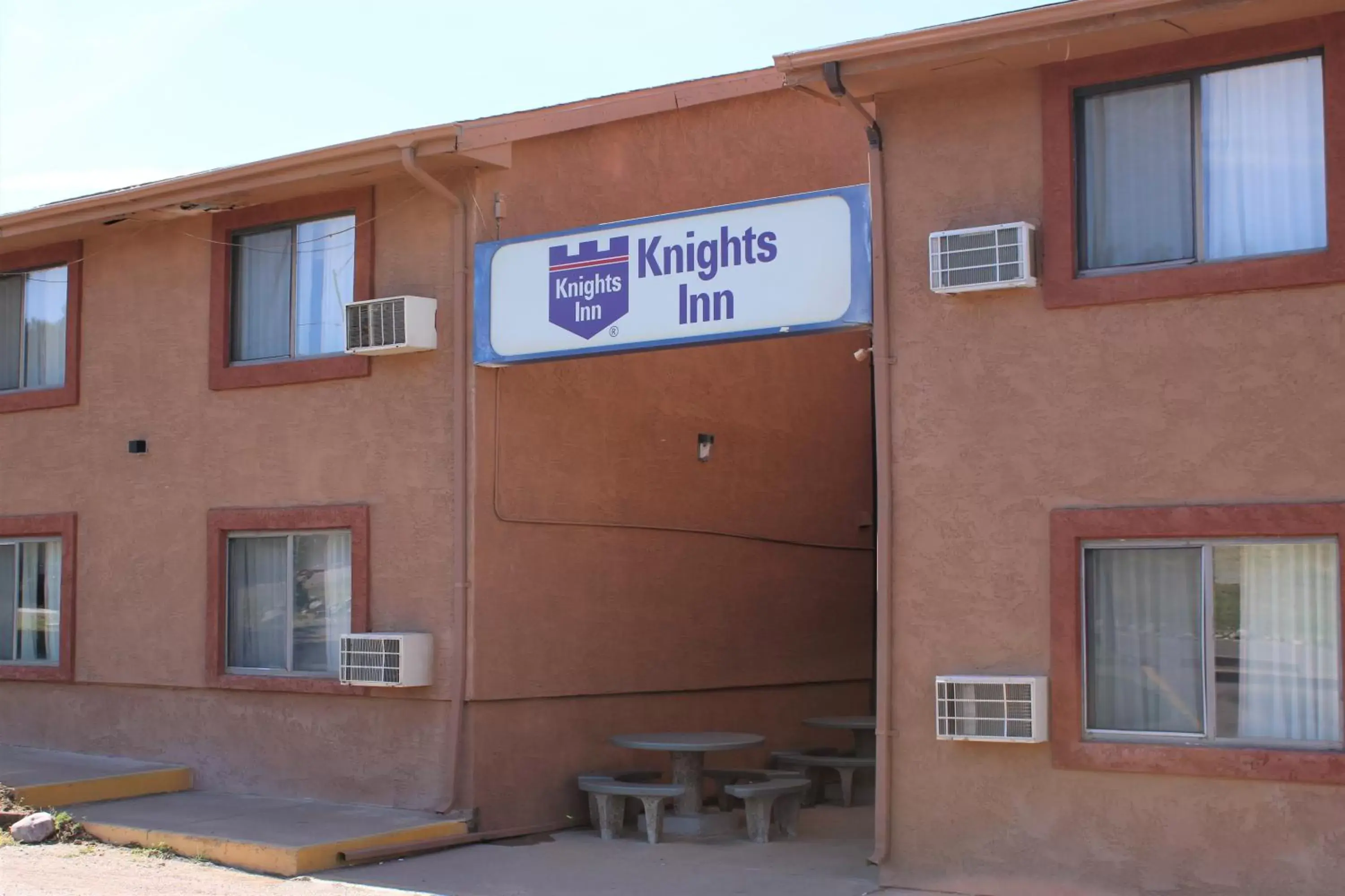 Property building in Knights Inn Payson Property building in Knights Inn Payson