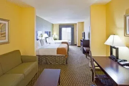 Bed in Holiday Inn Express and Suites Saint Augustine North, an IHG Hotel