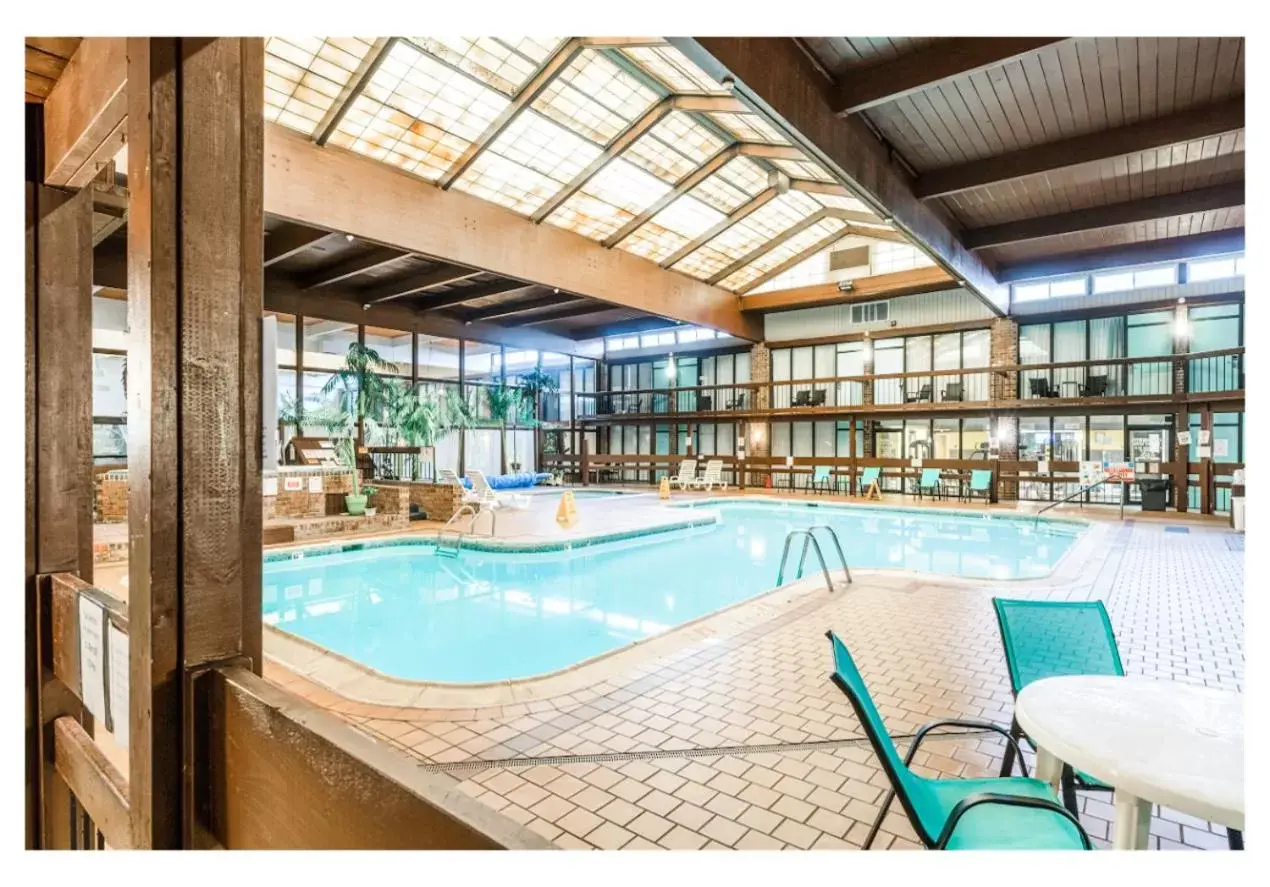 Swimming Pool in Altoona Grand Hotel