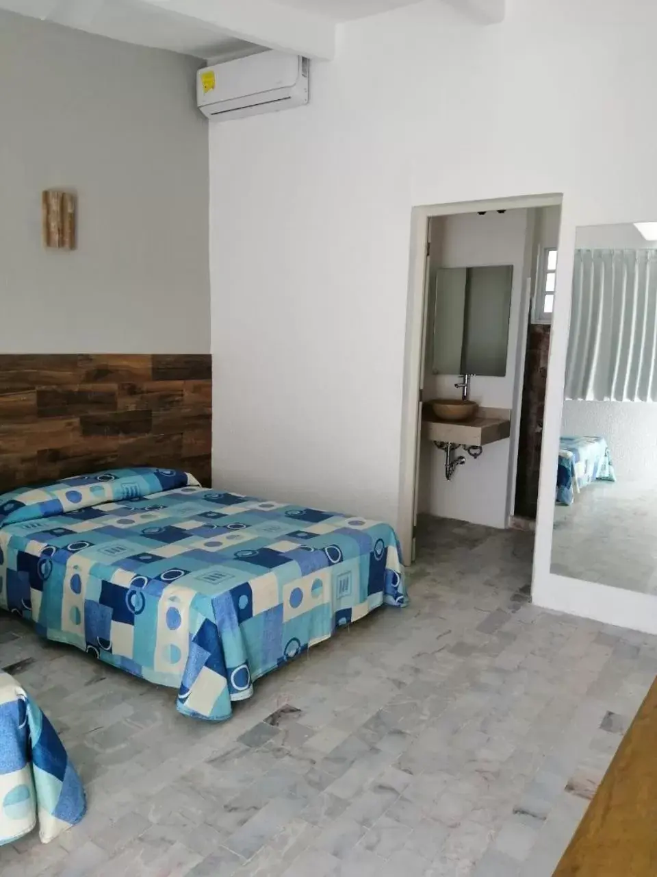 Bed in Hotel Villa Mexicana Puerto Escondido