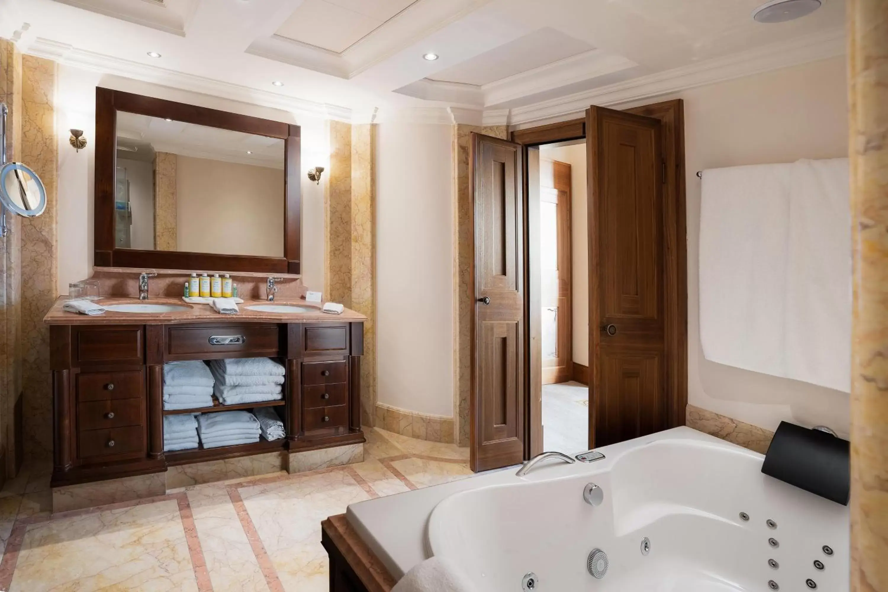 Bathroom in Castillo Hotel Son Vida, a Luxury Collection Hotel, Mallorca - Adults Only
