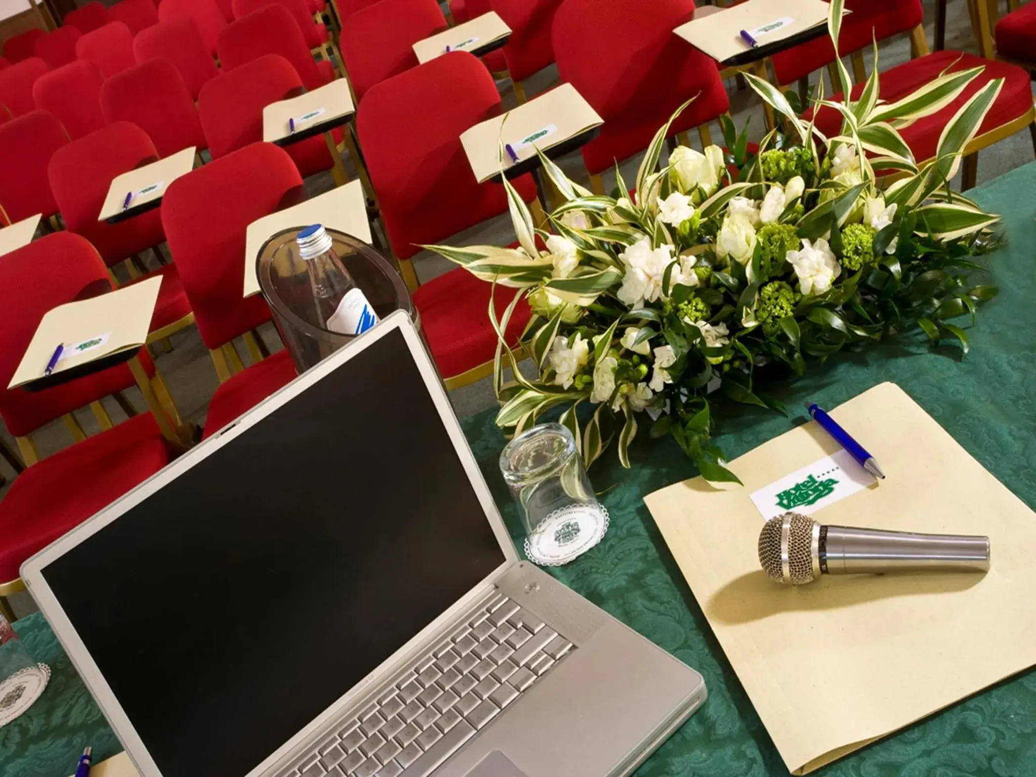 Business facilities in Hotel Vittoria