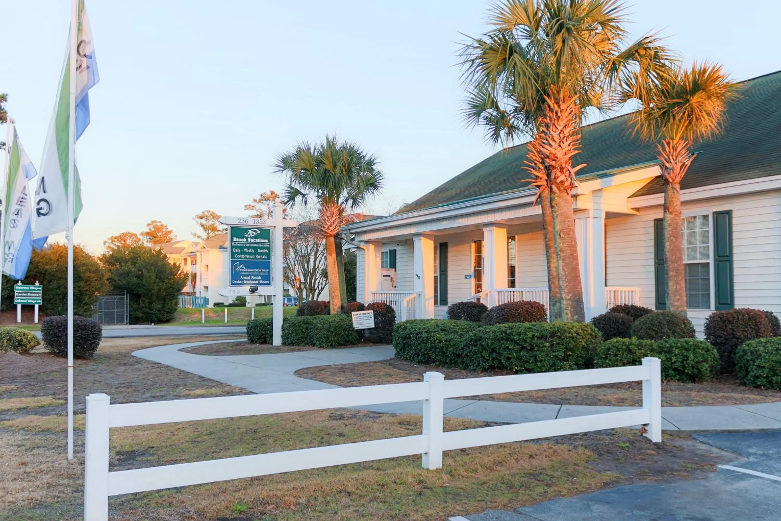 Facade/entrance in Myrtlewood Condos