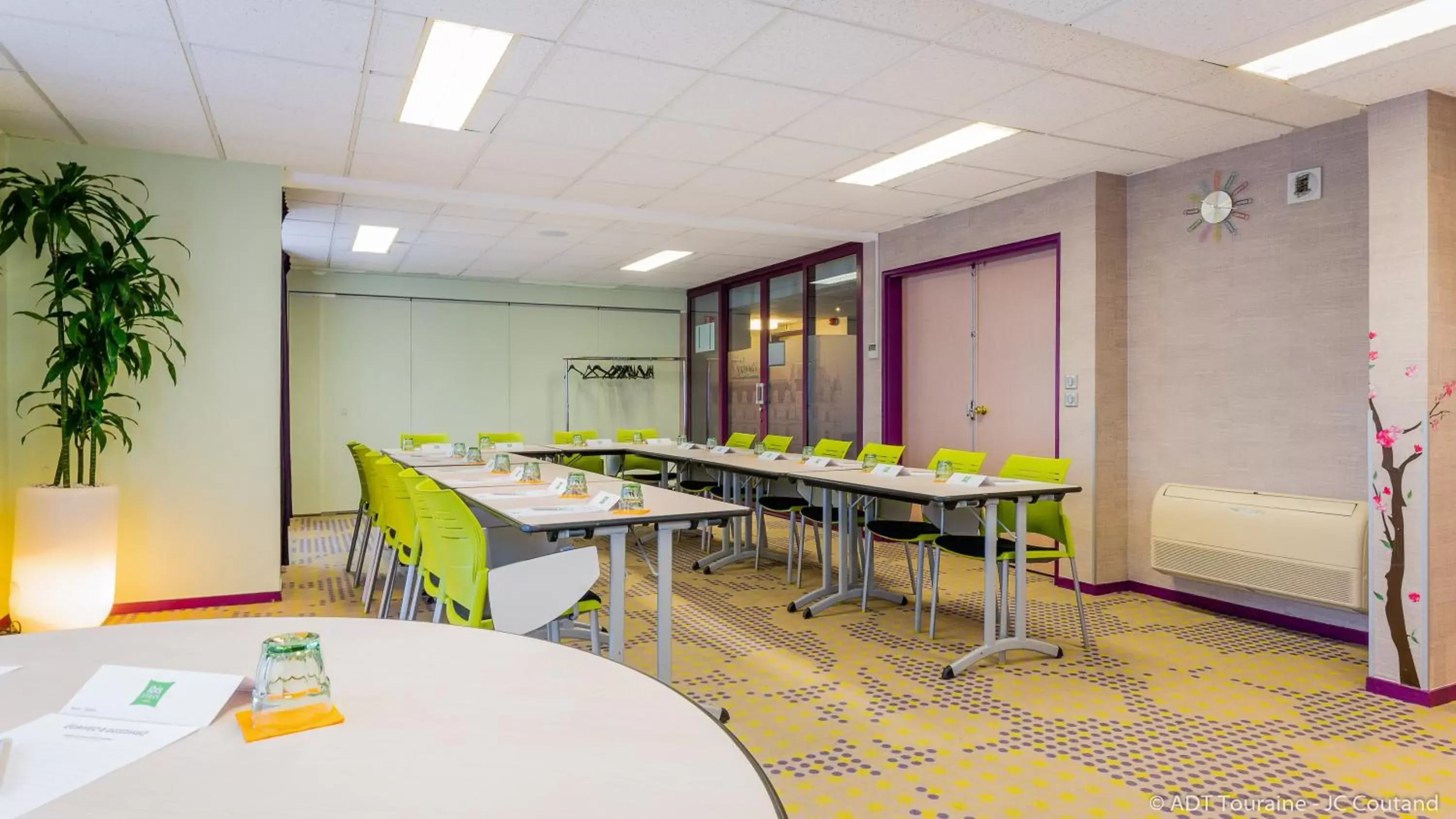 Meeting/conference room in ibis Styles Tours Centre