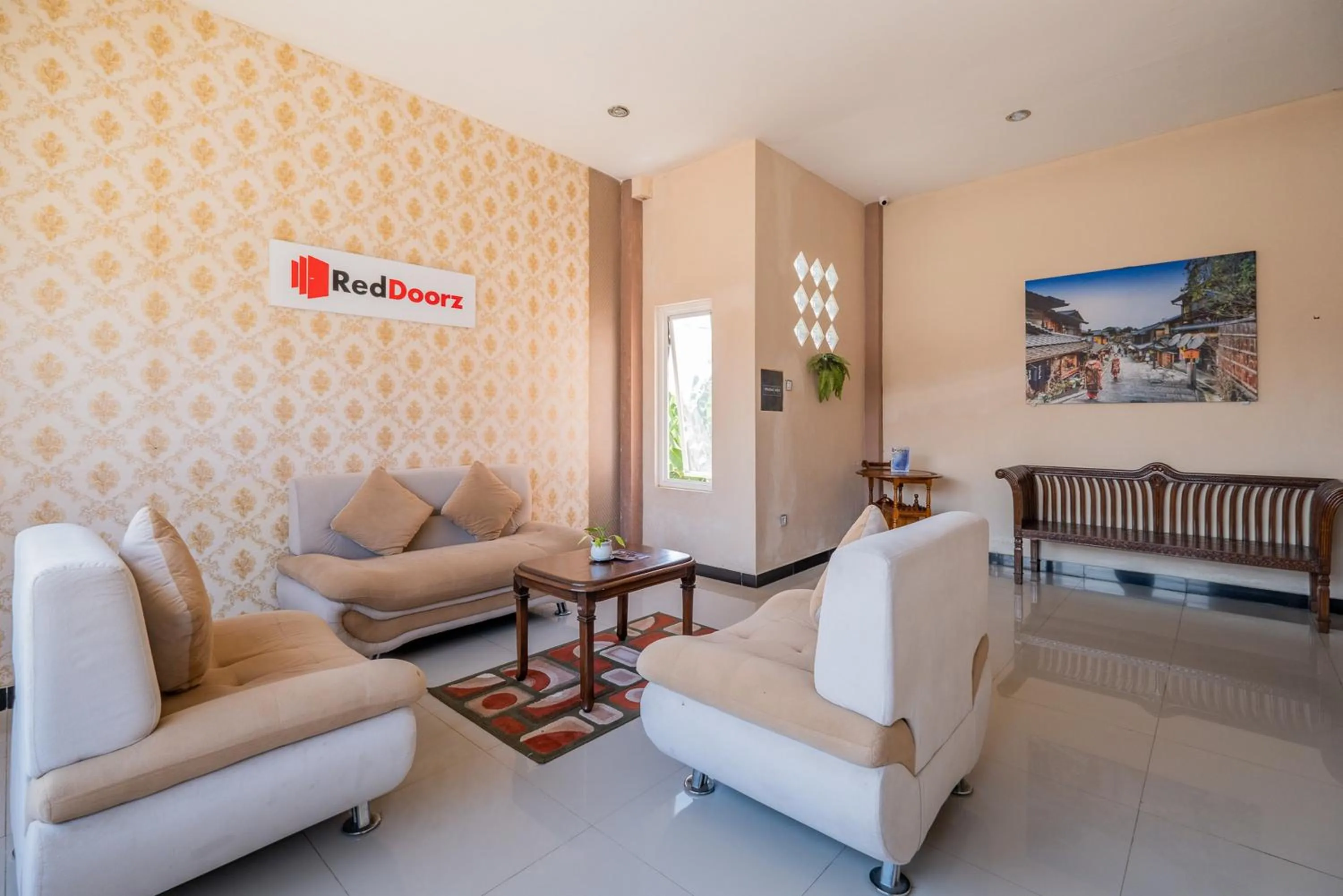 Seating area in RedDoorz Syariah near Batu Night Spectacular