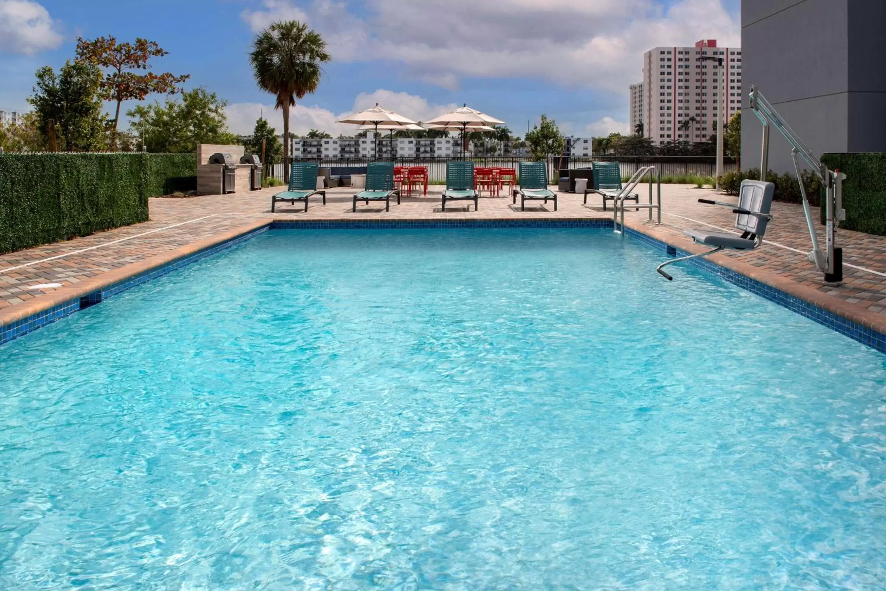 Swimming Pool in Tru By Hilton Miami Airport South Blue Lagoon, Fl