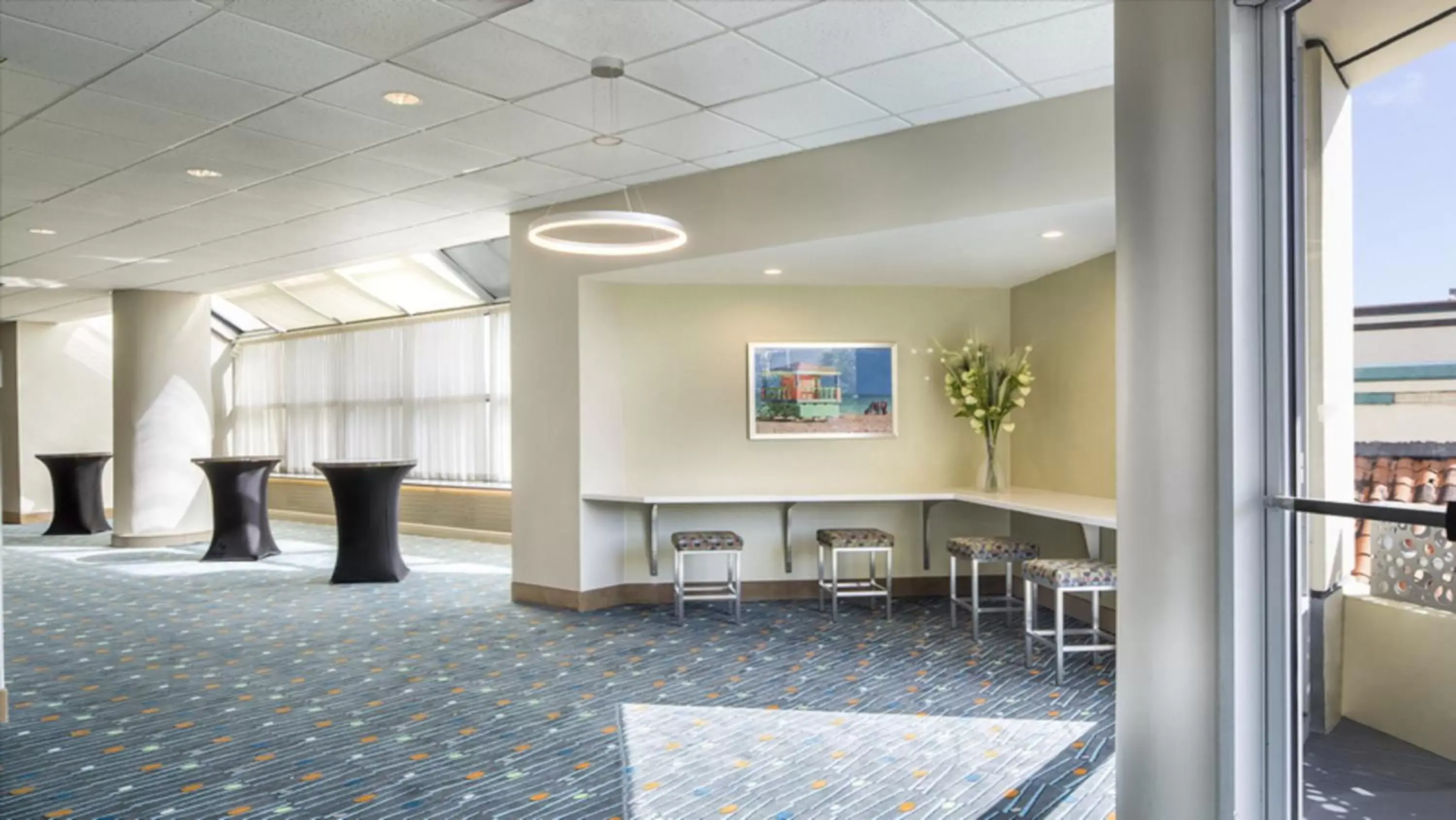 Meeting/conference room in Holiday Inn Palm Beach-Airport Conf Ctr, an IHG Hotel