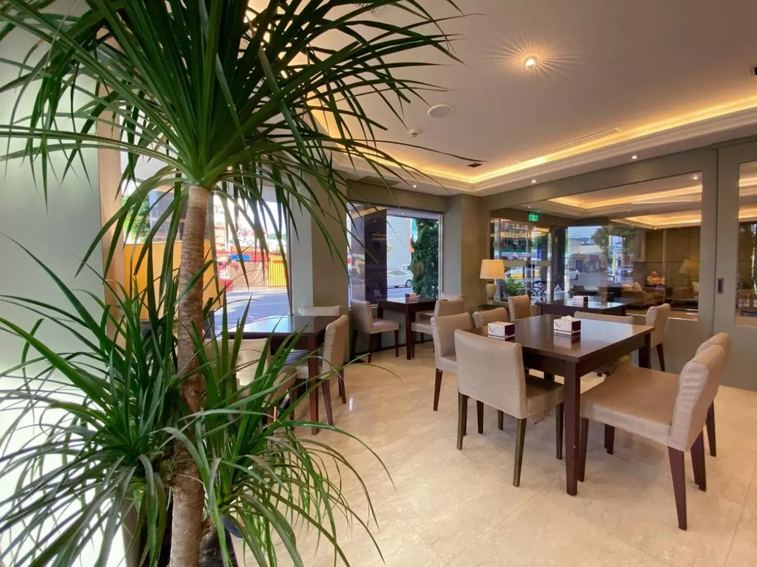 Restaurant/Places to Eat in Herhuan Hotel