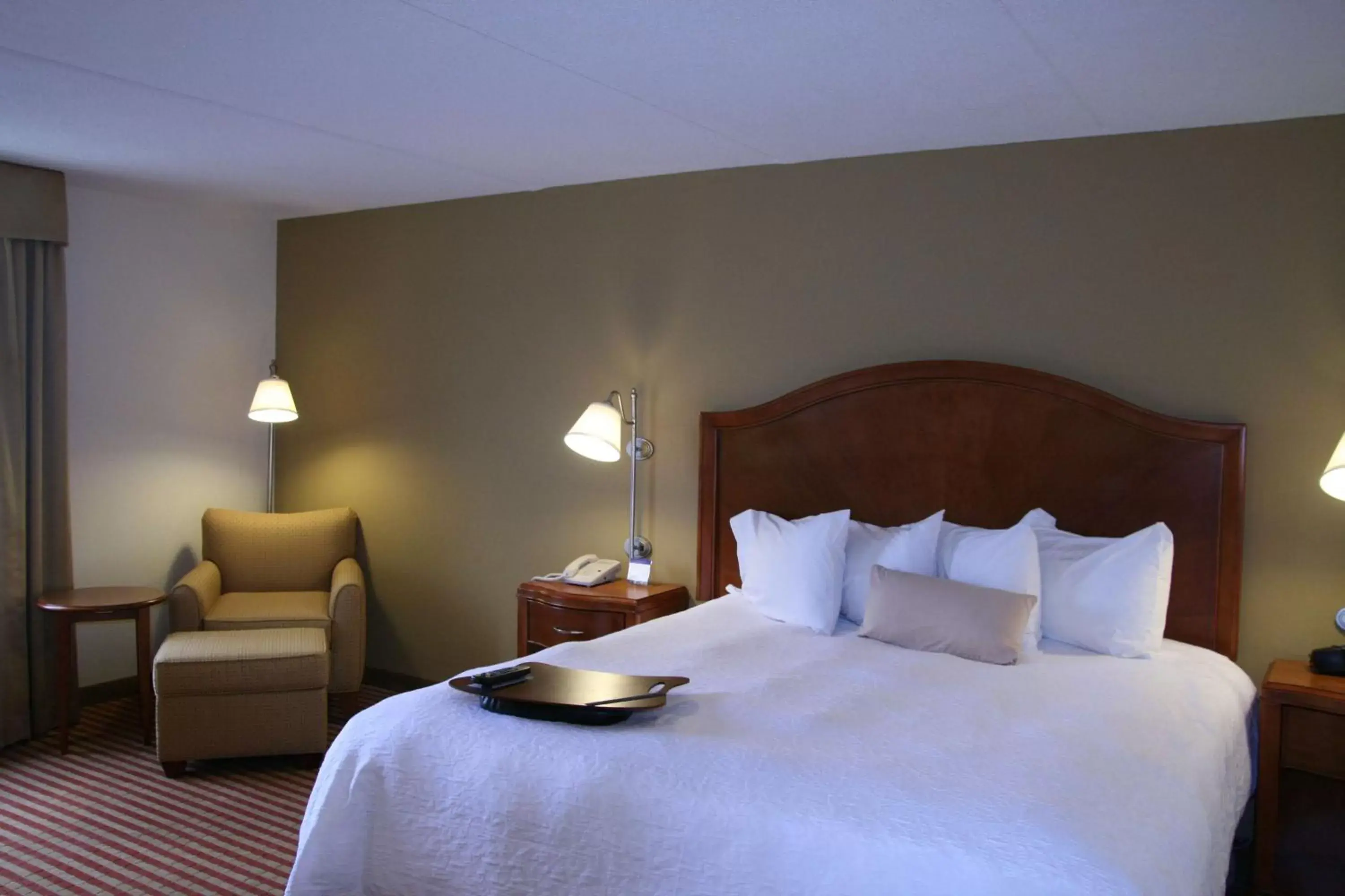 Bed in Hampton Inn Roanoke/Hollins - I-81