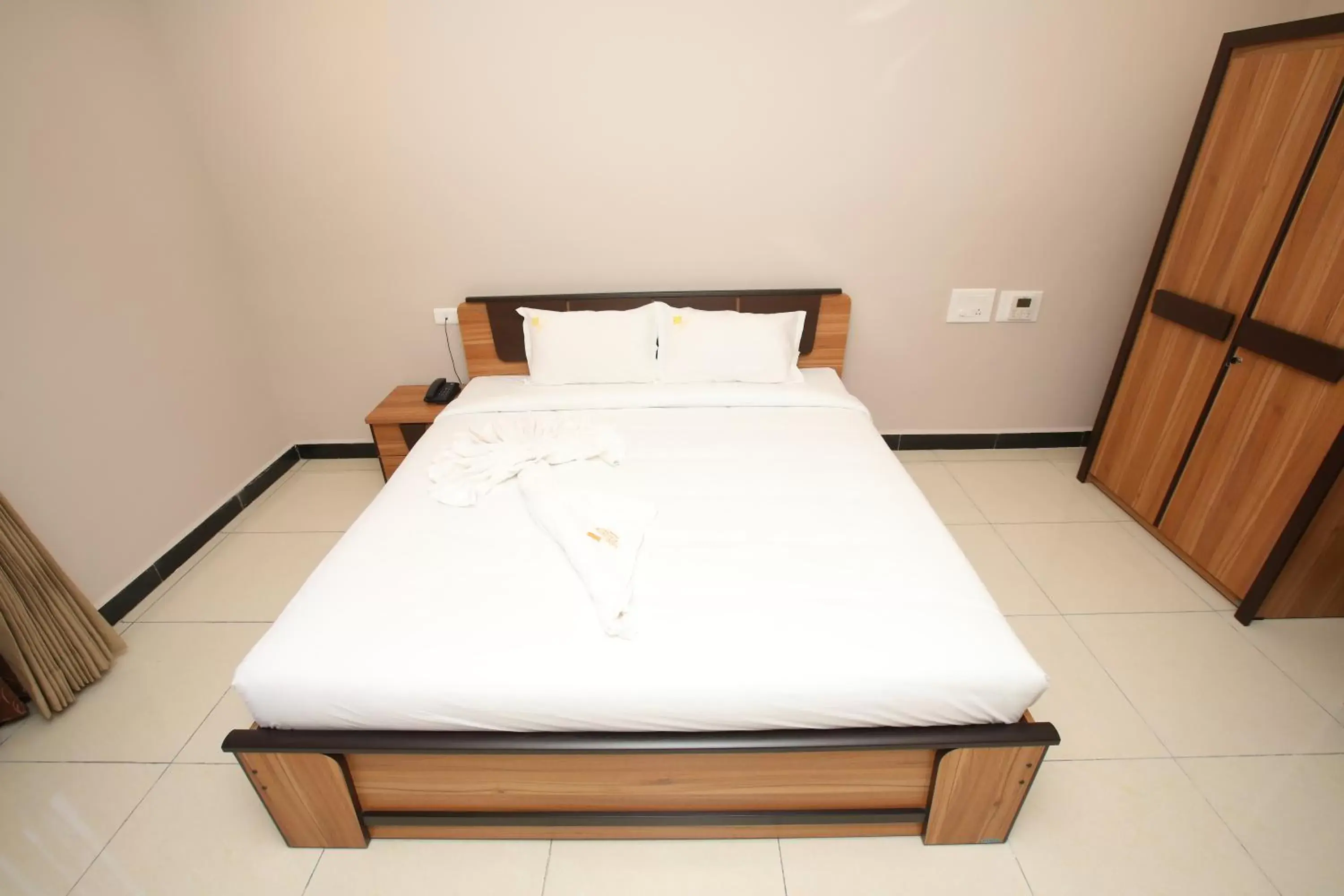 Bed in Hotel Golden Gateway Bed in Hotel Golden Gateway