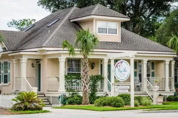 Property Building in The Cozy Inn