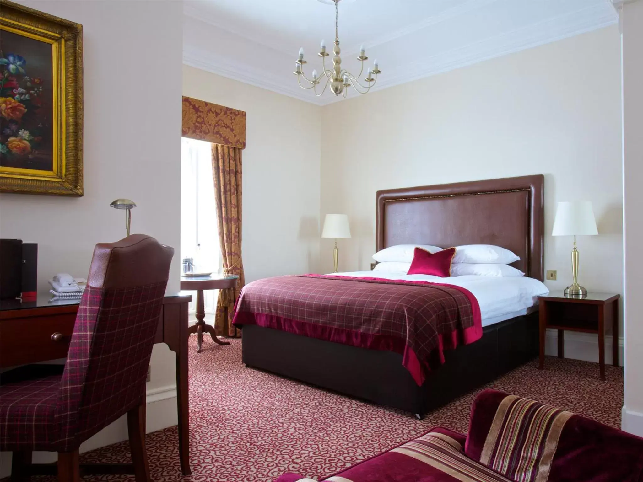 Bedroom, Bed in Macdonald Crutherland House