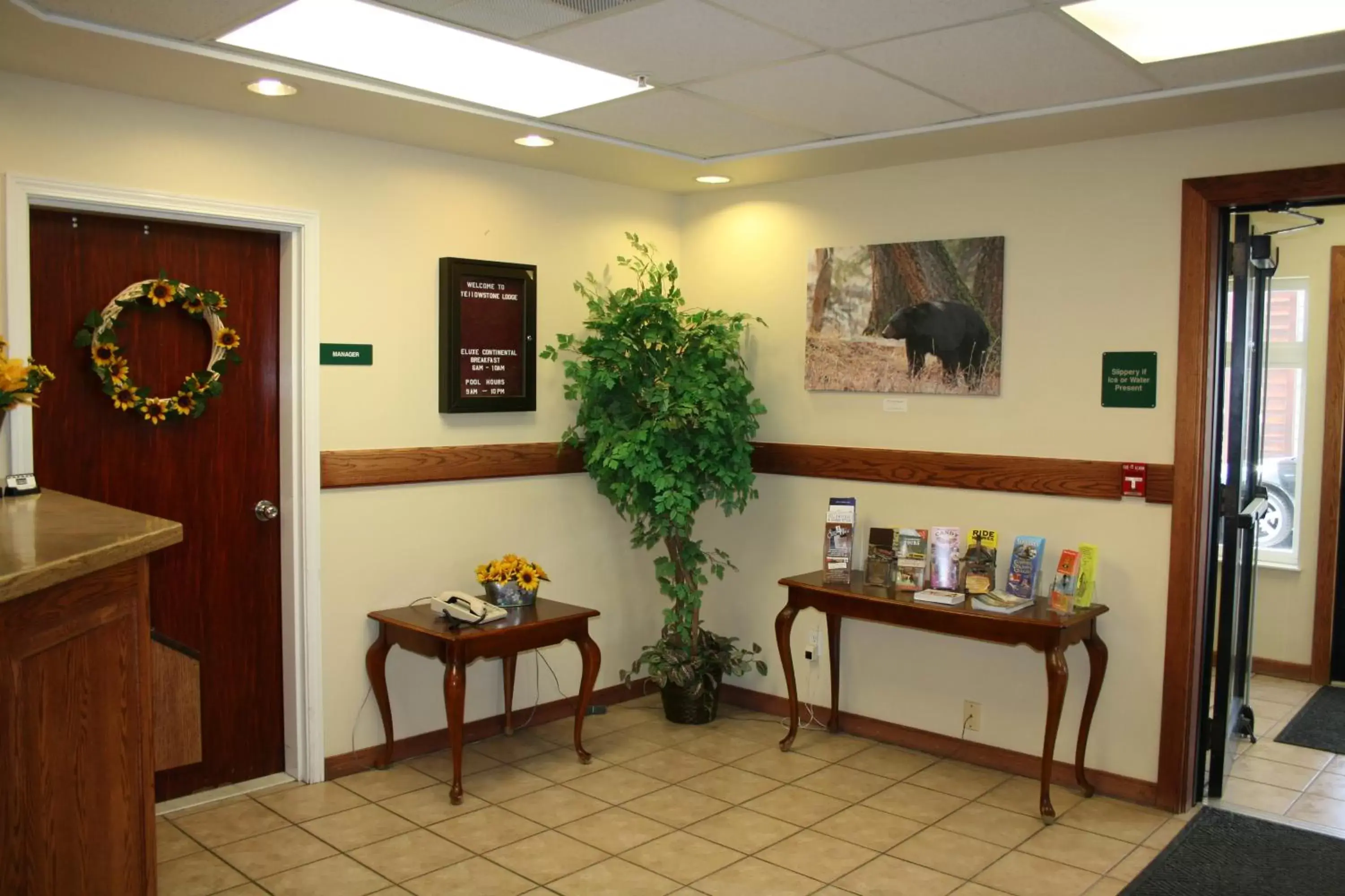 Lobby or reception in Yellowstone Lodge