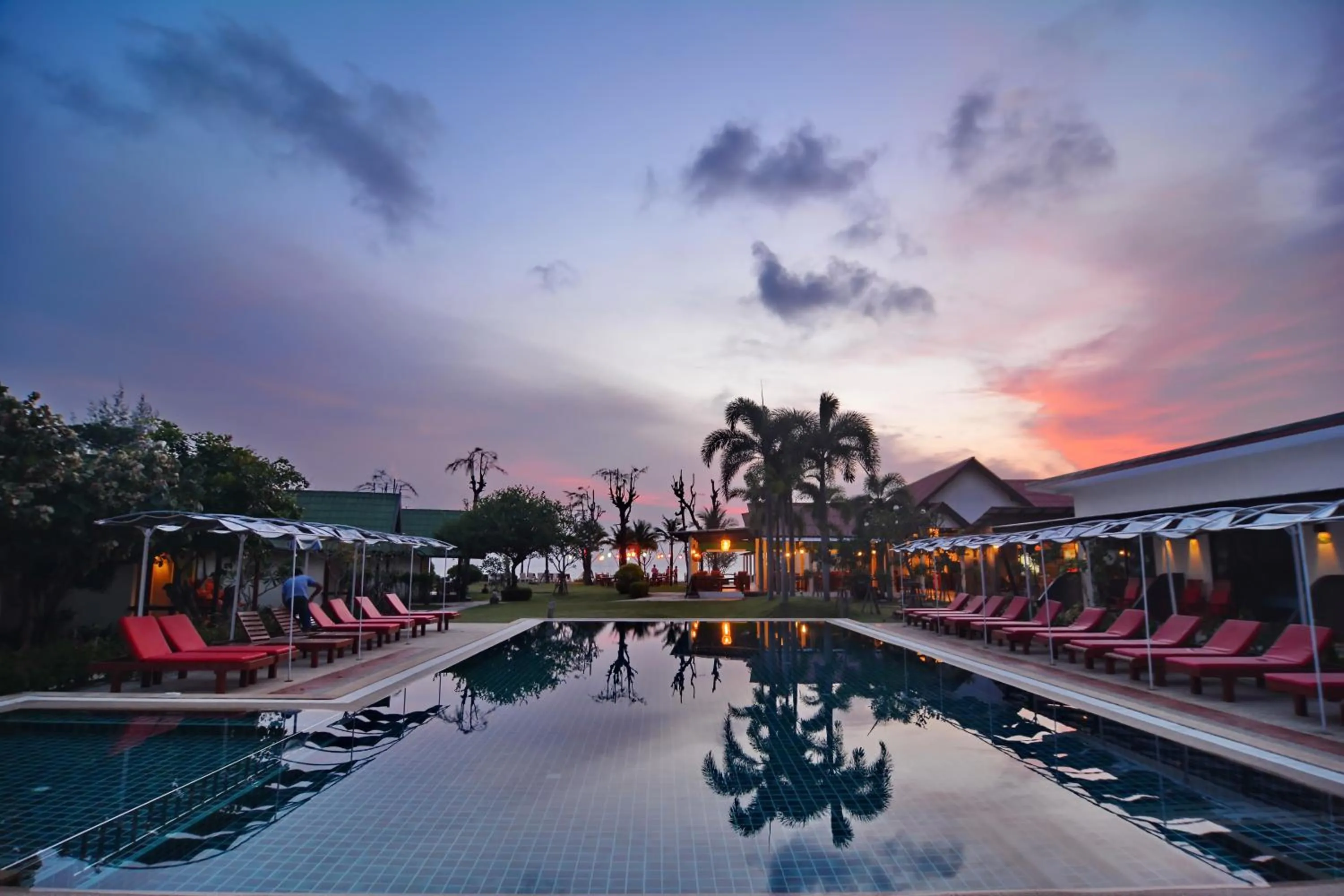 Swimming pool in Golden Bay Cottage - SHA Extra Plus