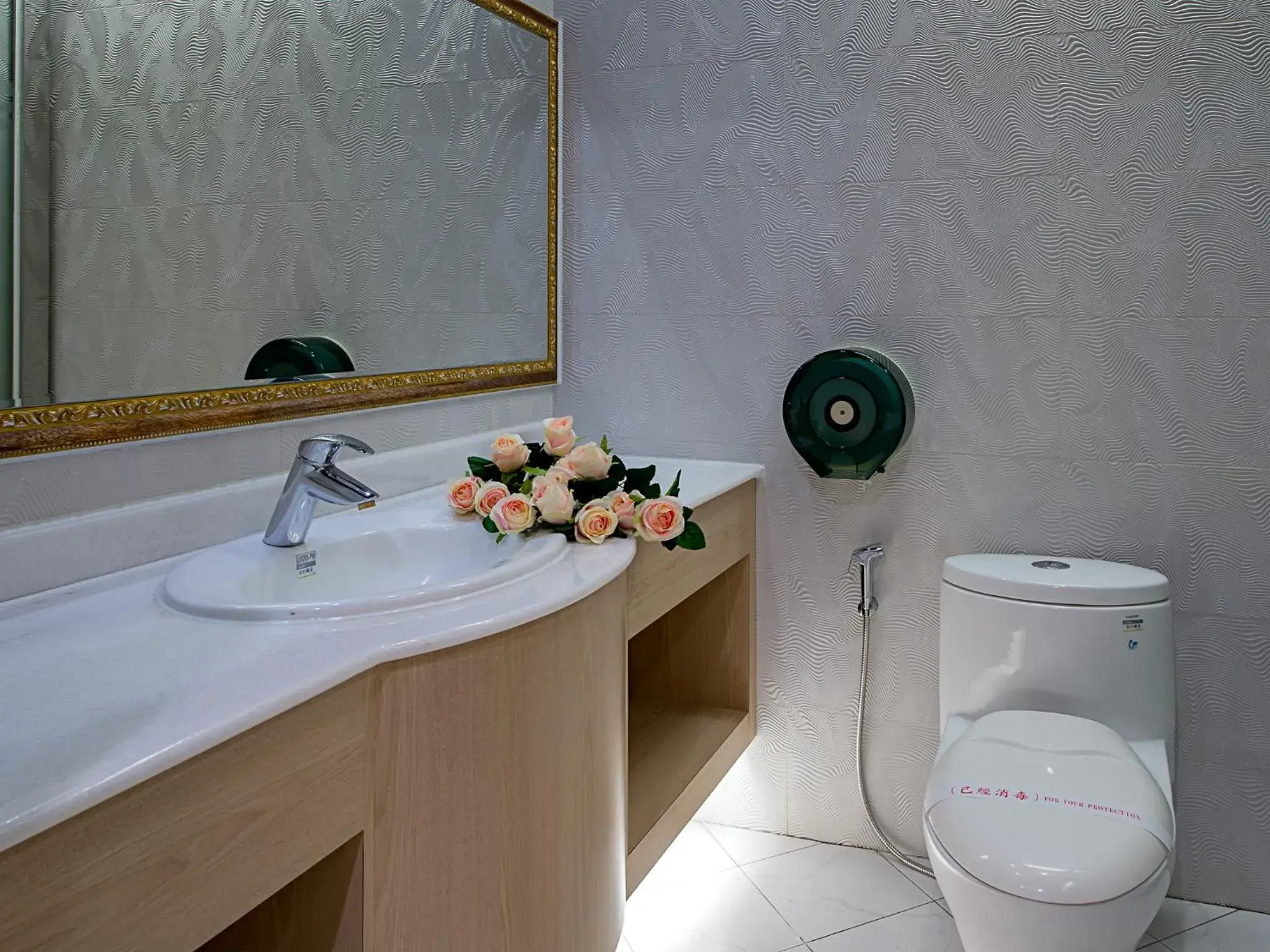 Bathroom in Laiyin Motel