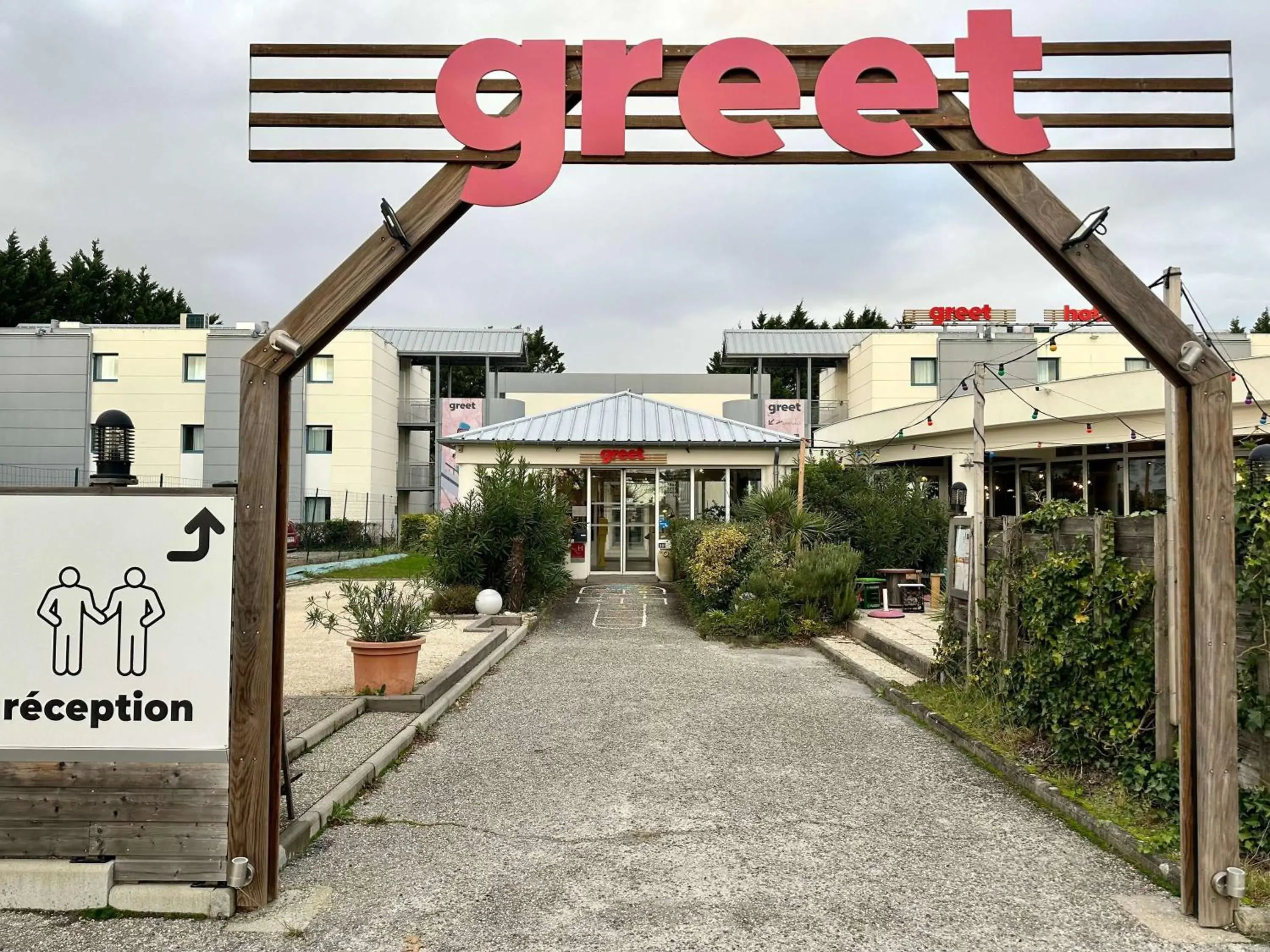 Property building, Property Logo/Sign in greet Hotel Bordeaux Aeroport