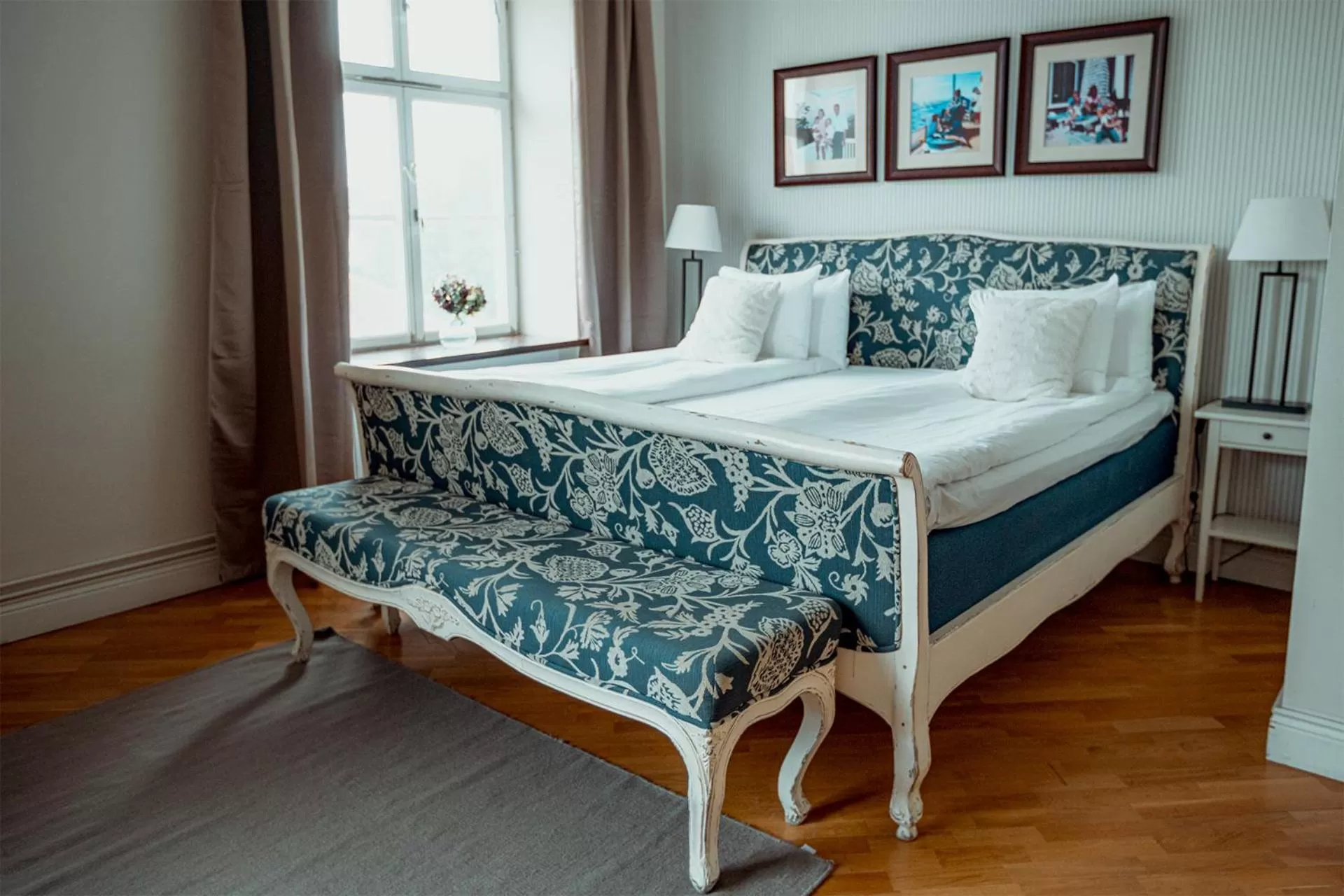 Deluxe King Room in Sunlight Hotel Conference & Spa