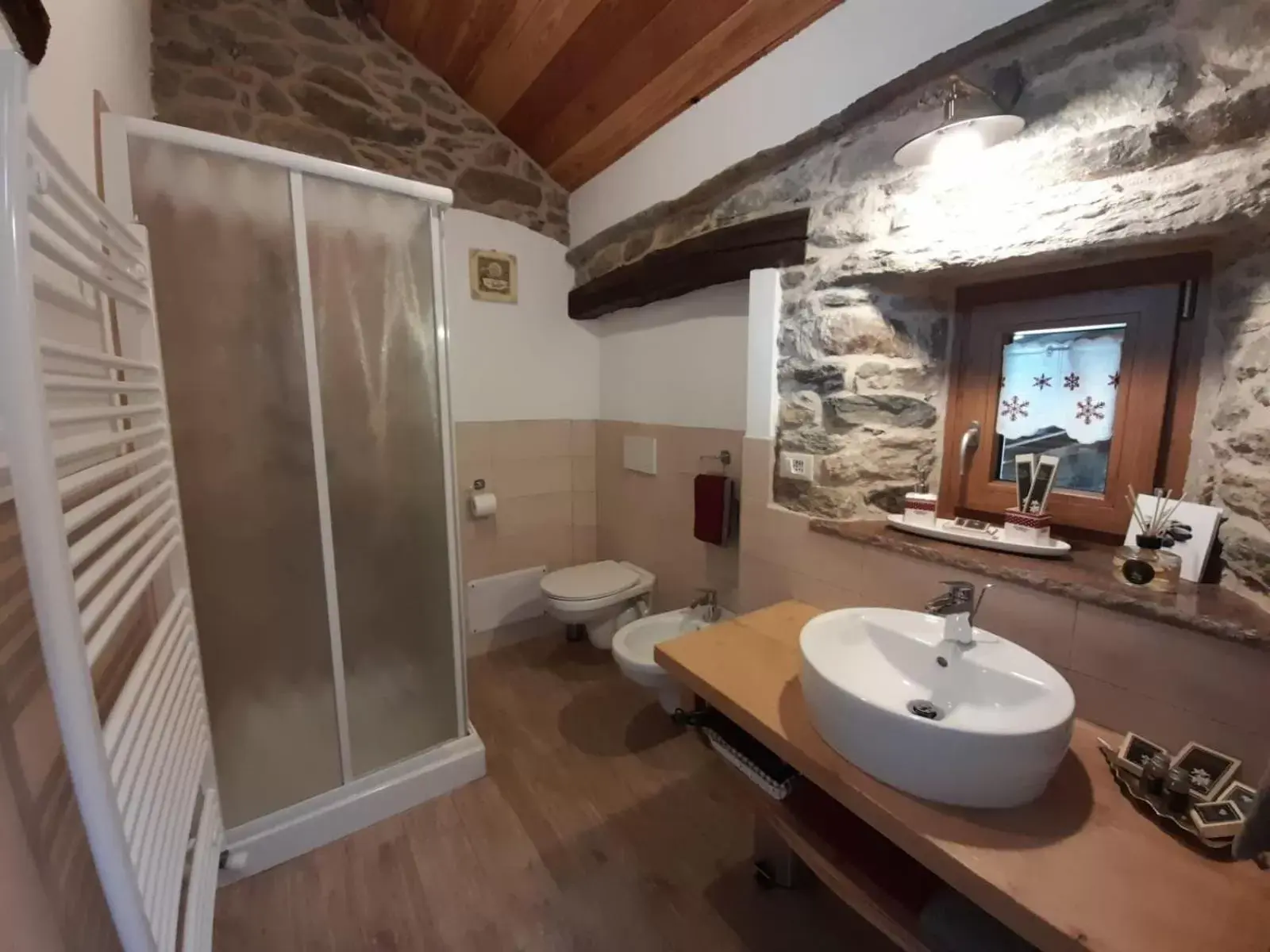 Bathroom in Bed & Breakfast La Crotta