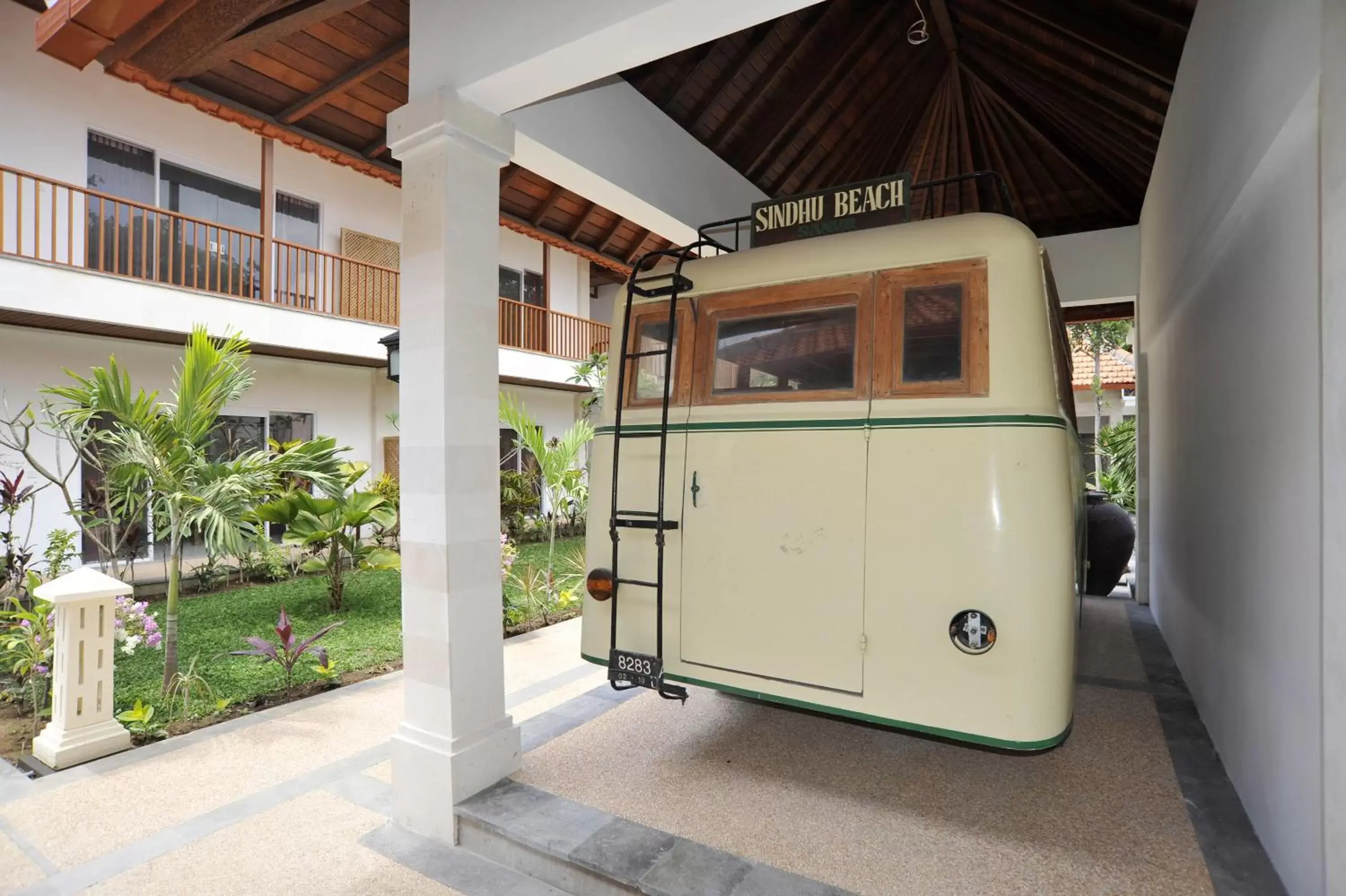 Facade/entrance in Aquarius Beach Hotel