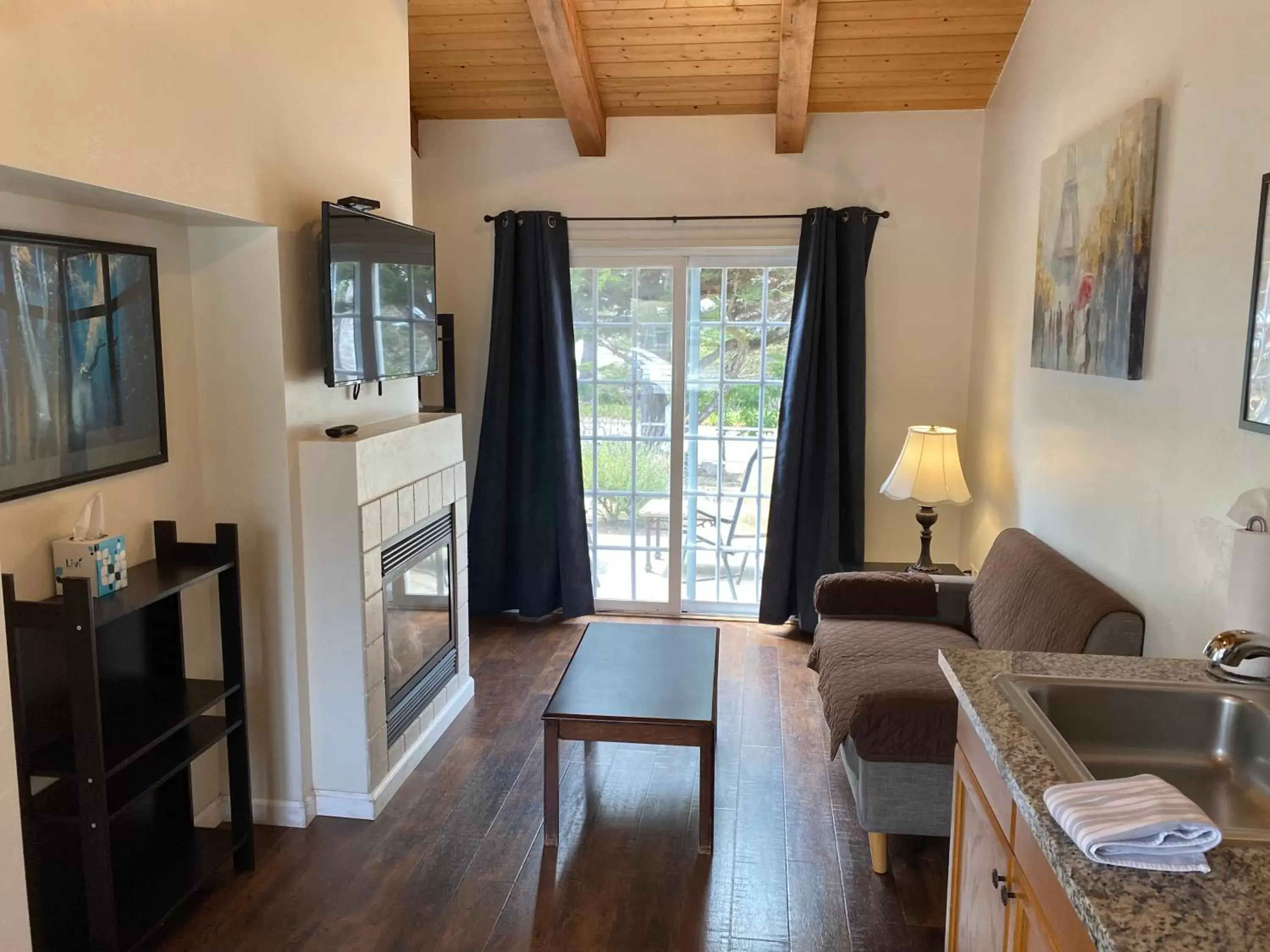 Living room, Seating Area in Bide-A-Wee Inn and Cottages