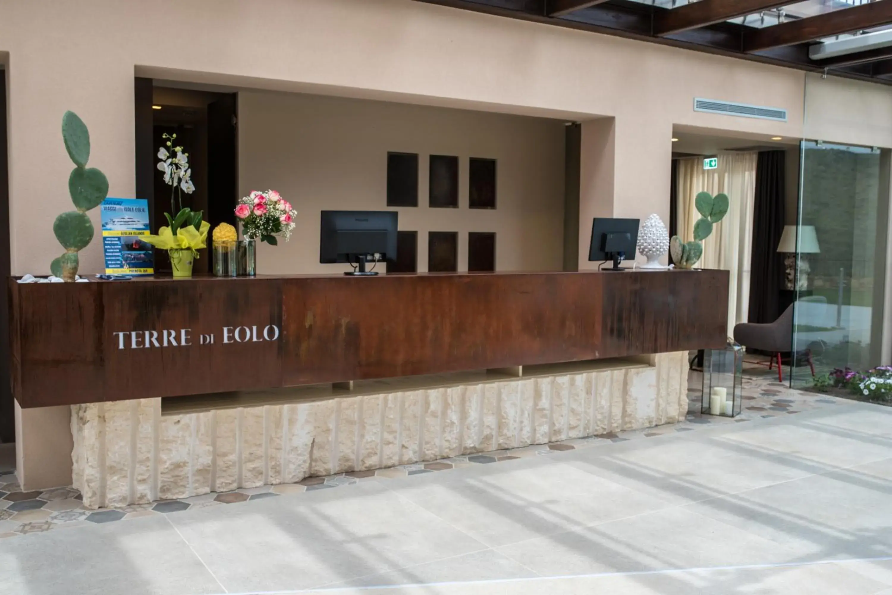 Lobby or reception in Best Western Plus Hotel Terre di Eolo