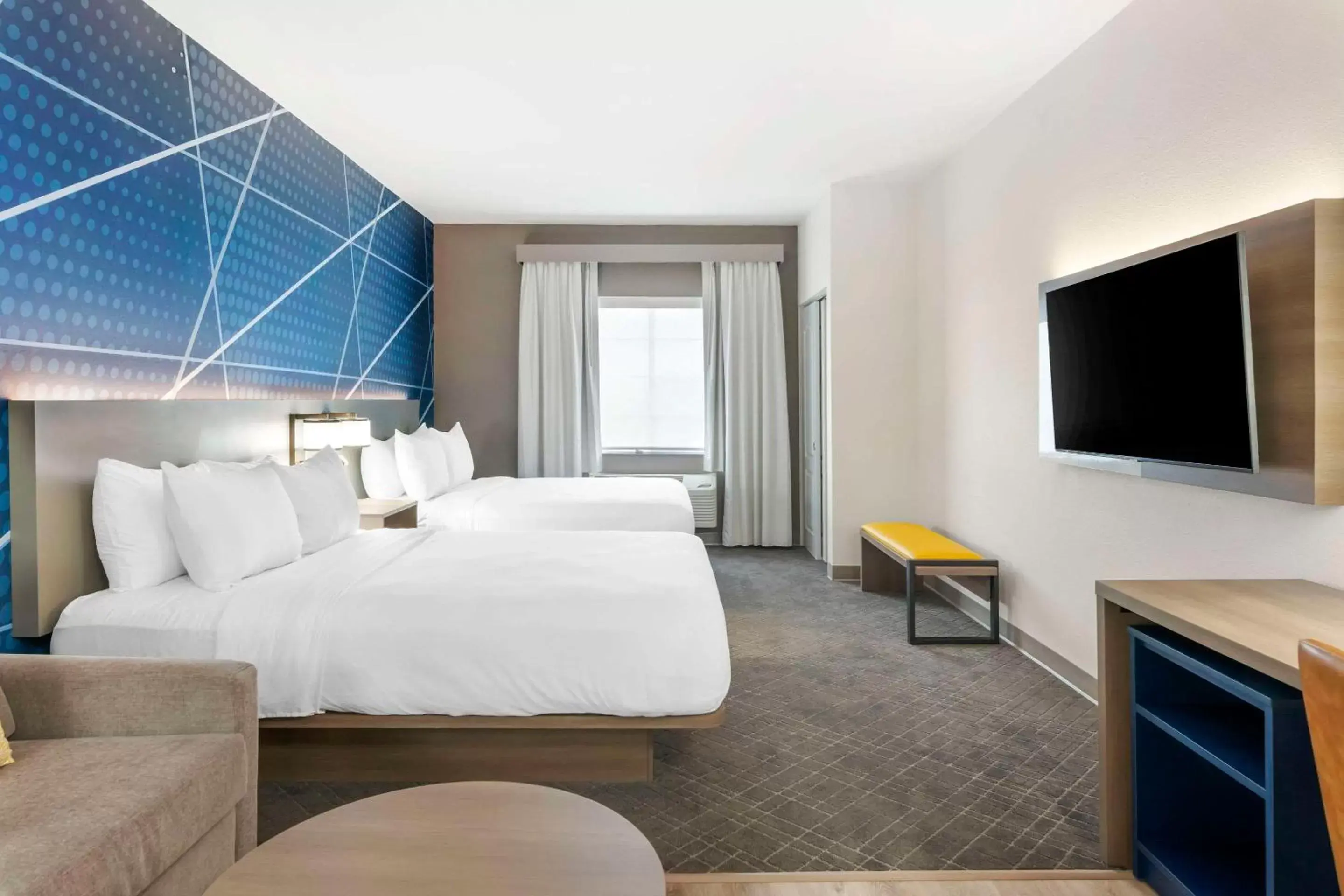 Bedroom, Bed in Comfort Suites Bedroom, Bed in Comfort Suites